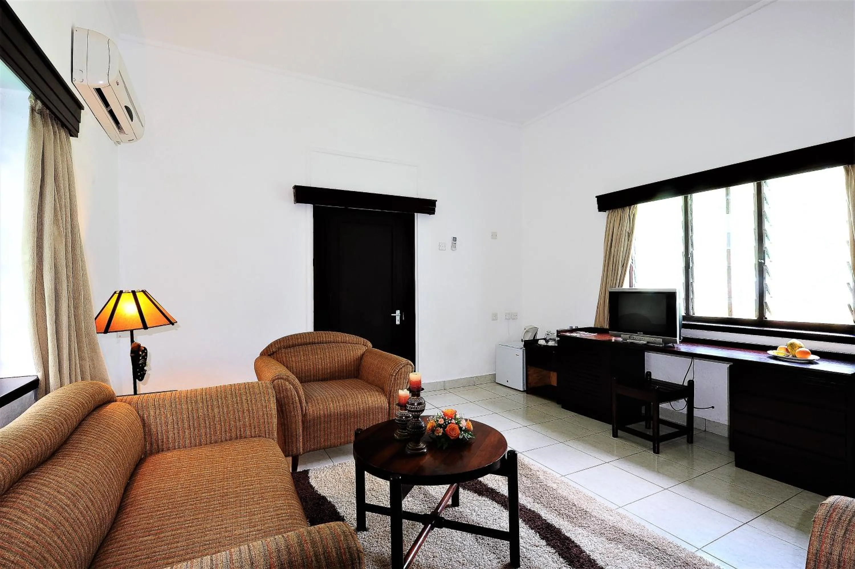 hair dresser in Cocoa Luxury Resort, Nyali, Mombasa