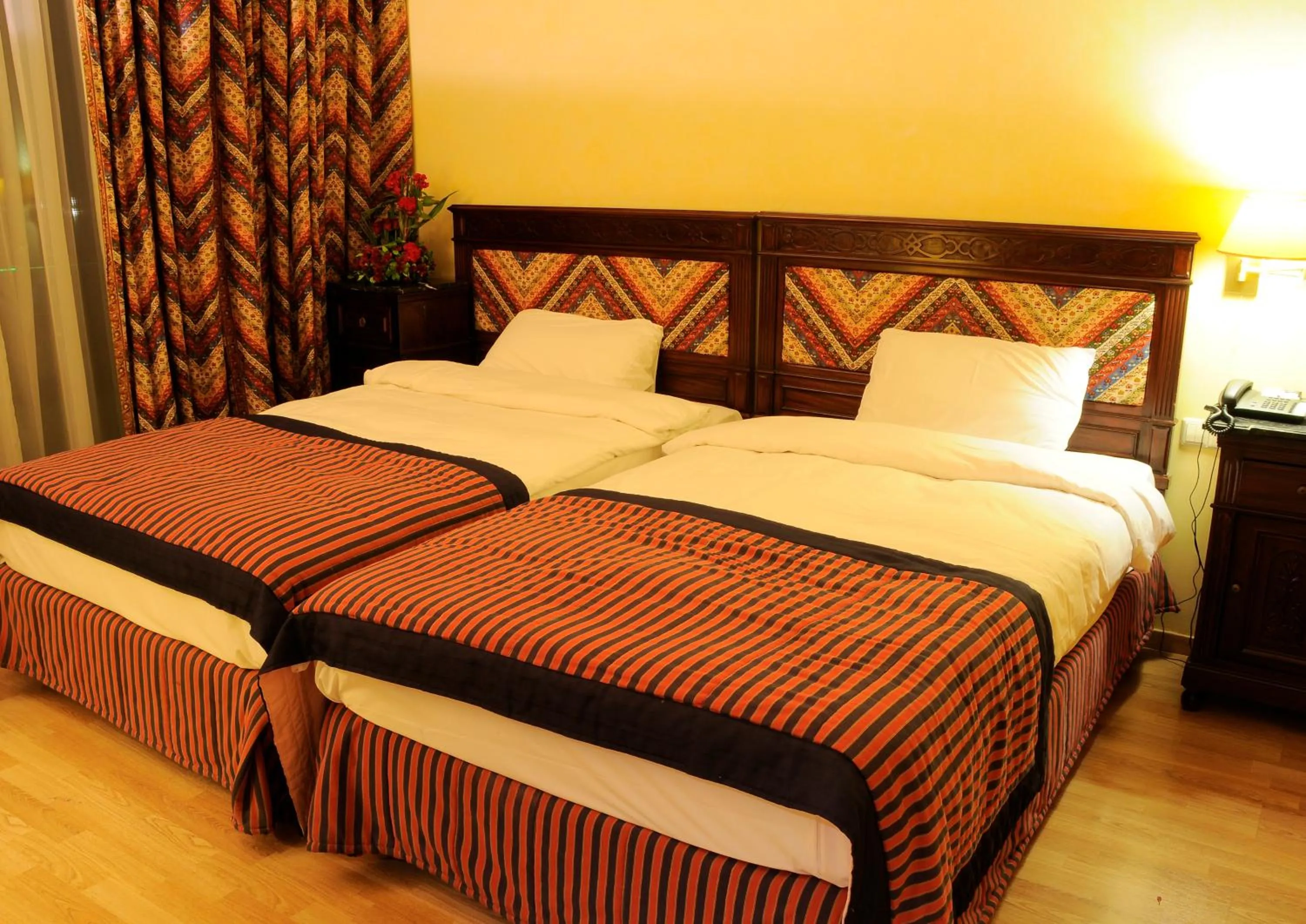 Photo of the whole room, Bed in Warwick Palm Beach Hotel