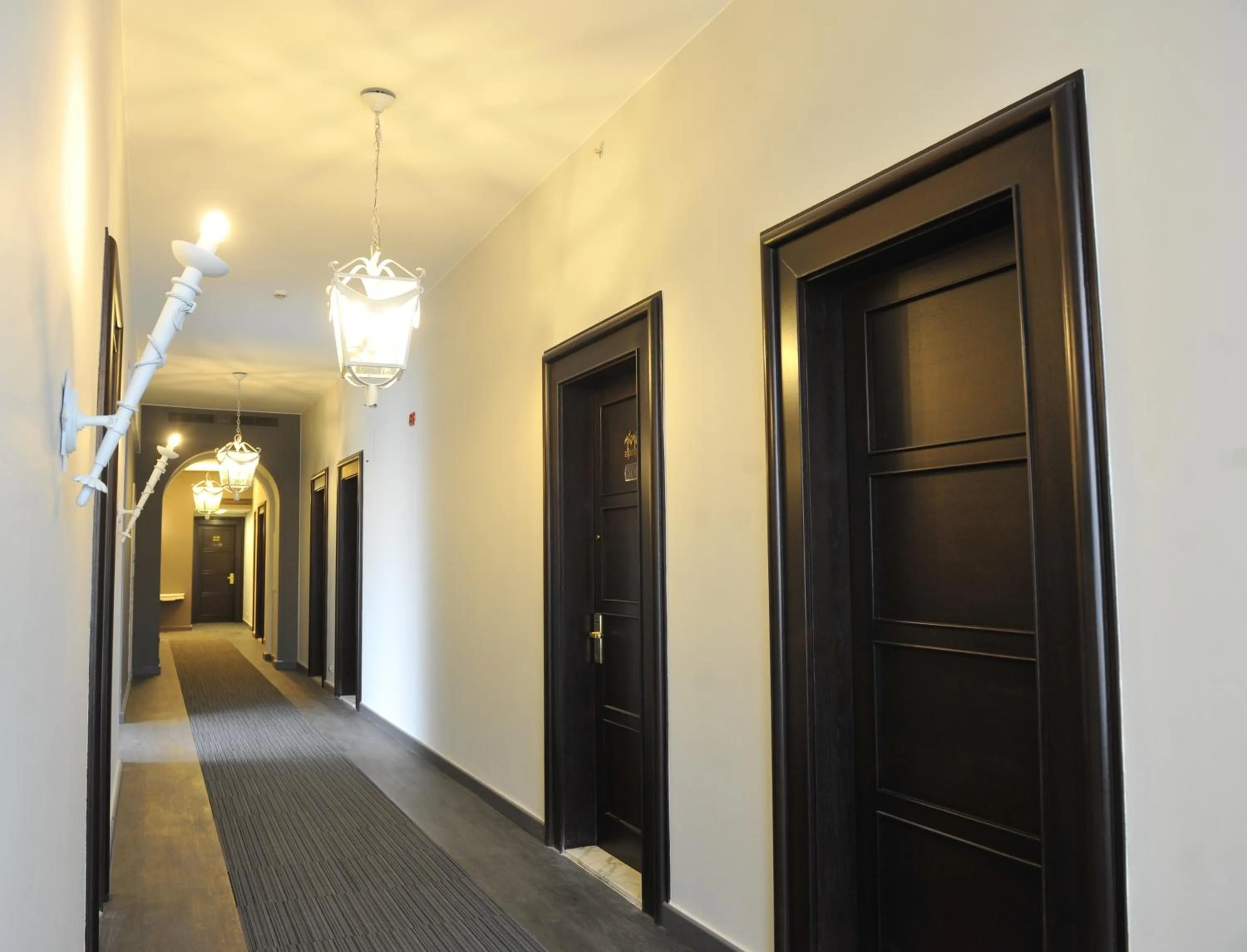 Decorative detail in Warwick Palm Beach Hotel