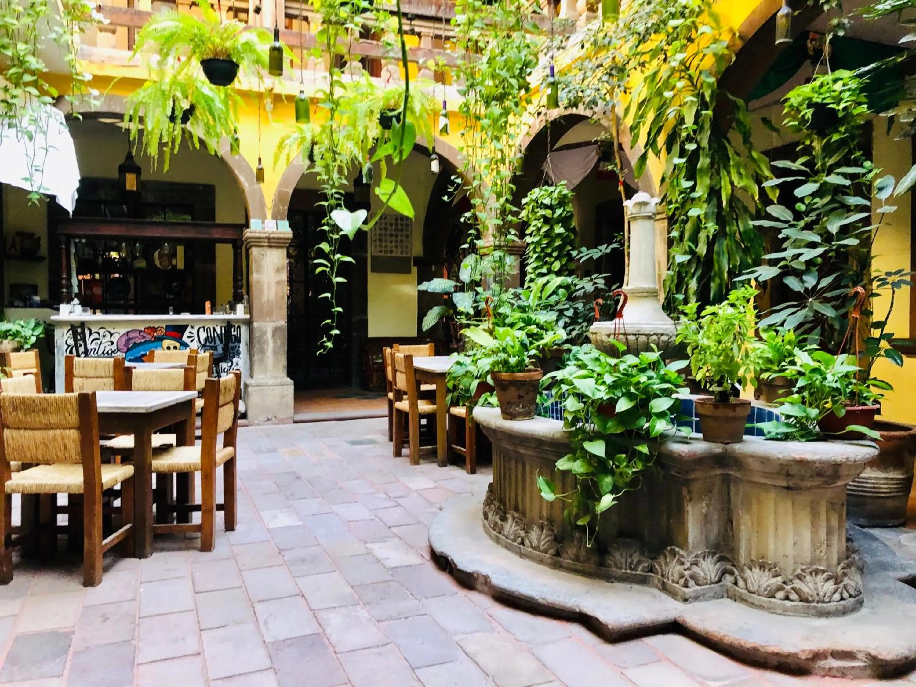 Lounge or bar in Hotel Mansión Virreyes by Rotamundos