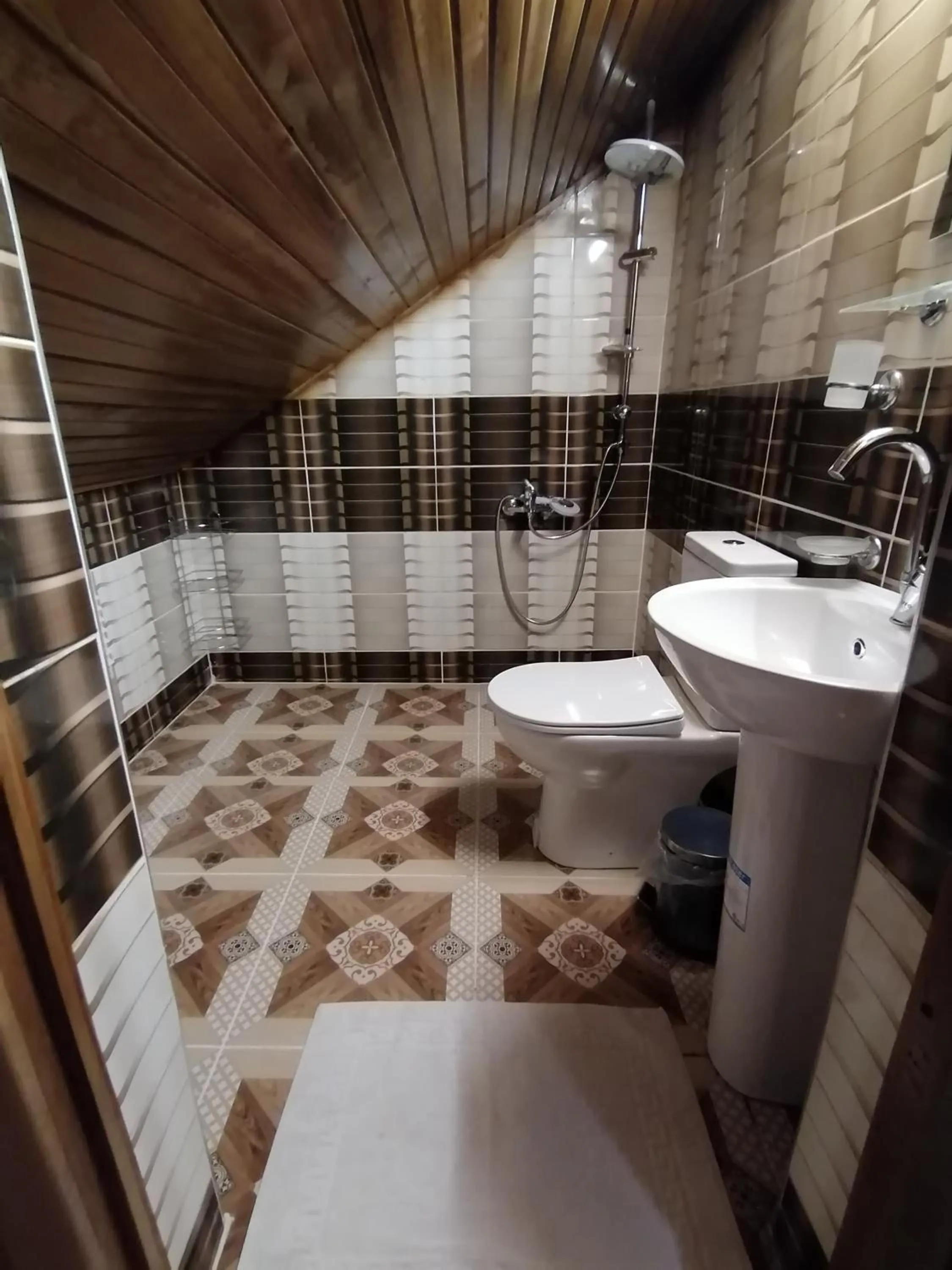 Shower in Duran Aga Konagi