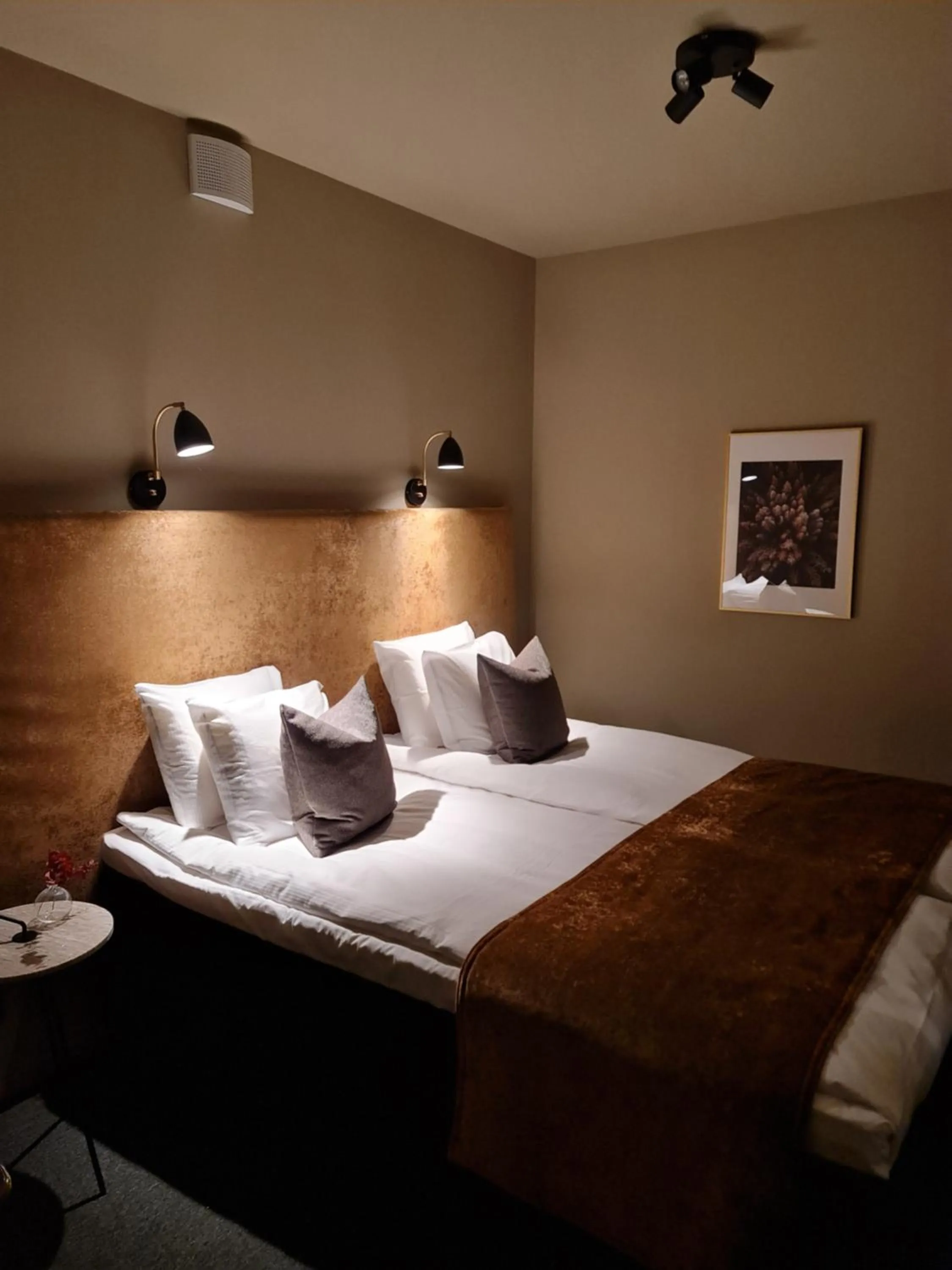 Bed in Hotell Viktors