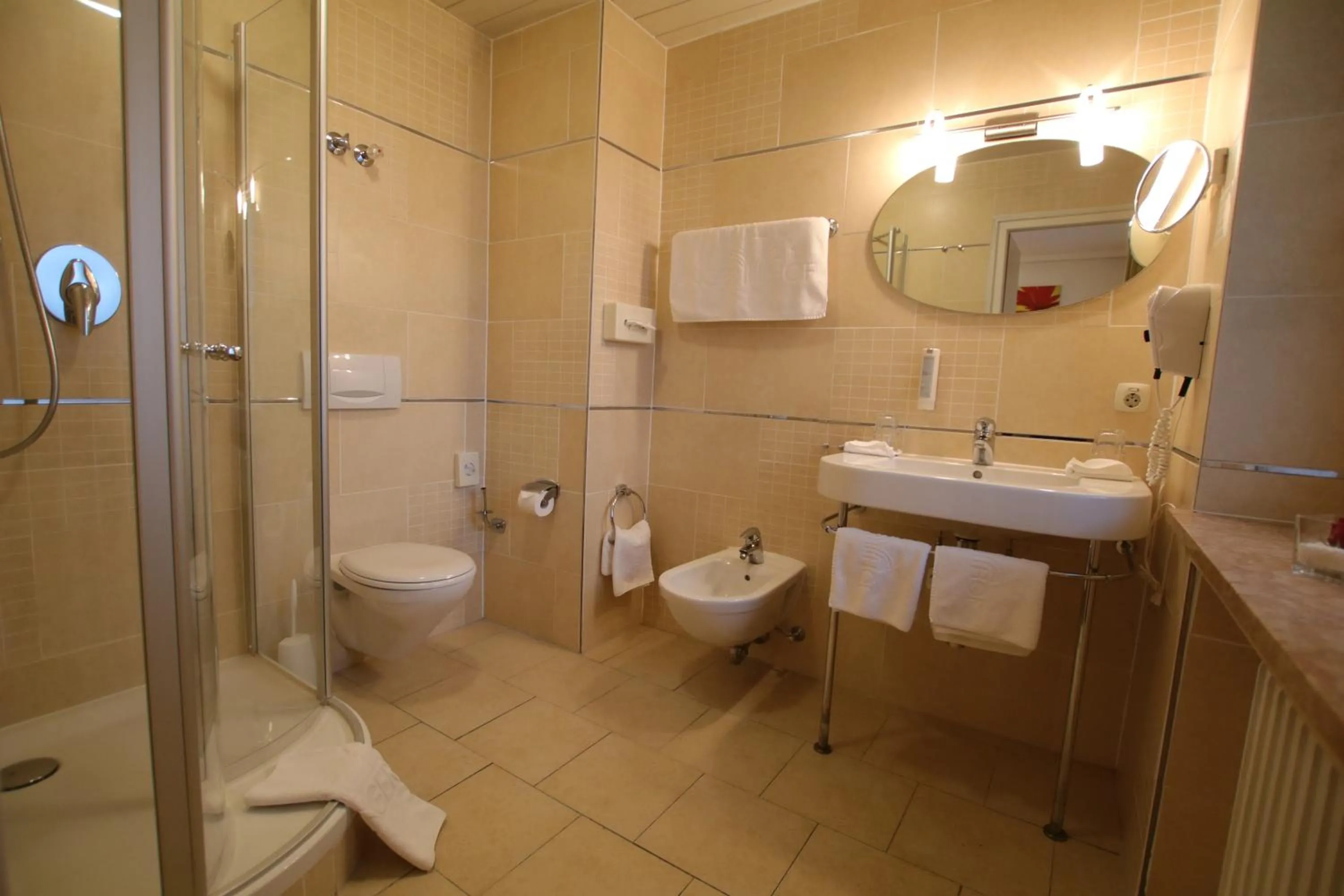 Bathroom in ANGERHOF Kur- und Thermenhotel