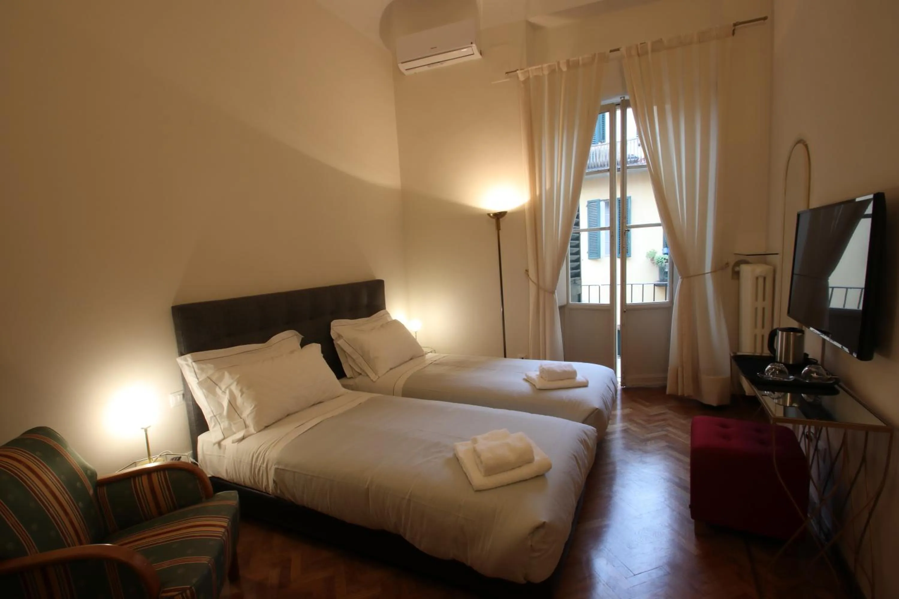 Bed in Corsini Tintori