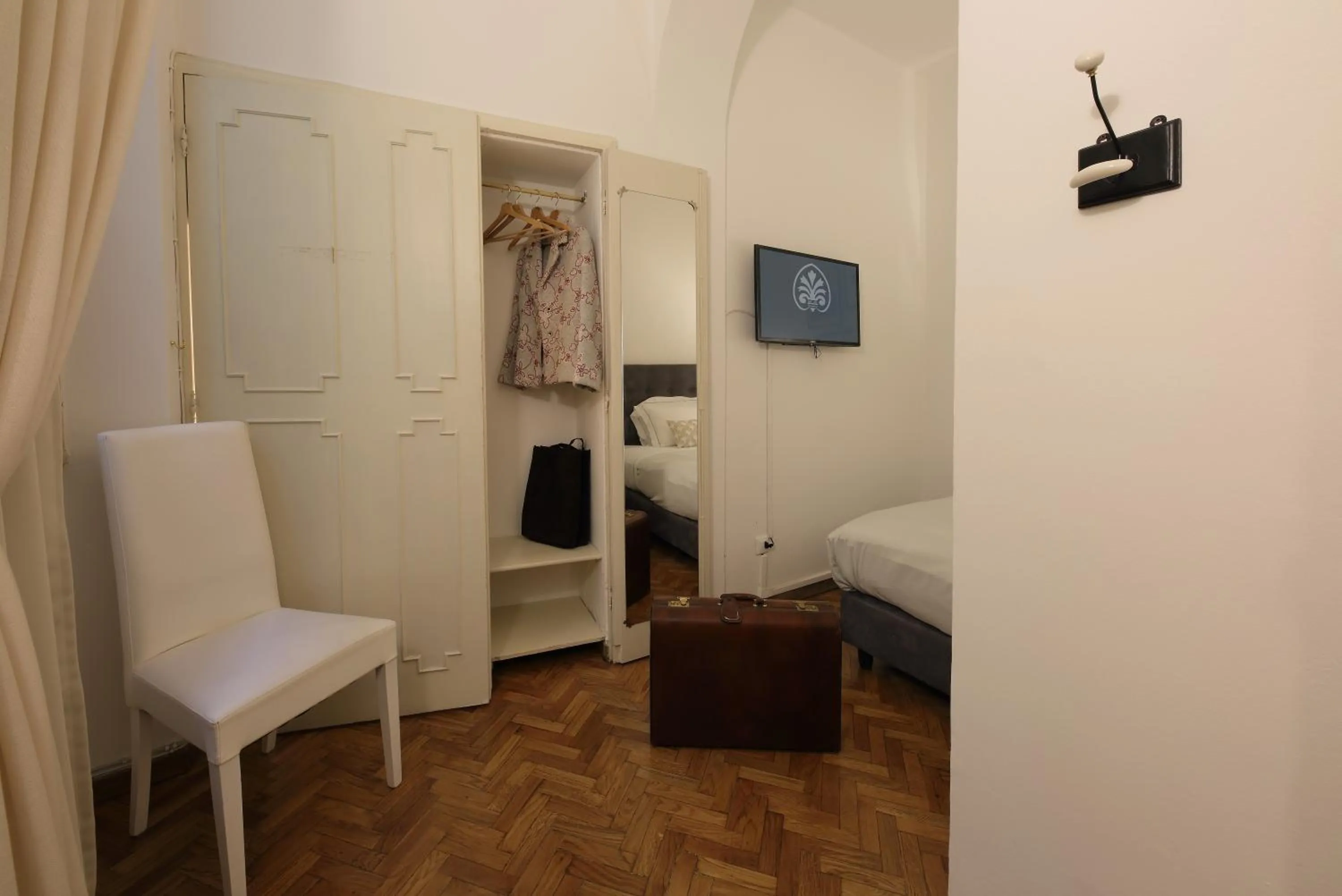 Living room, Bed in Corsini Tintori