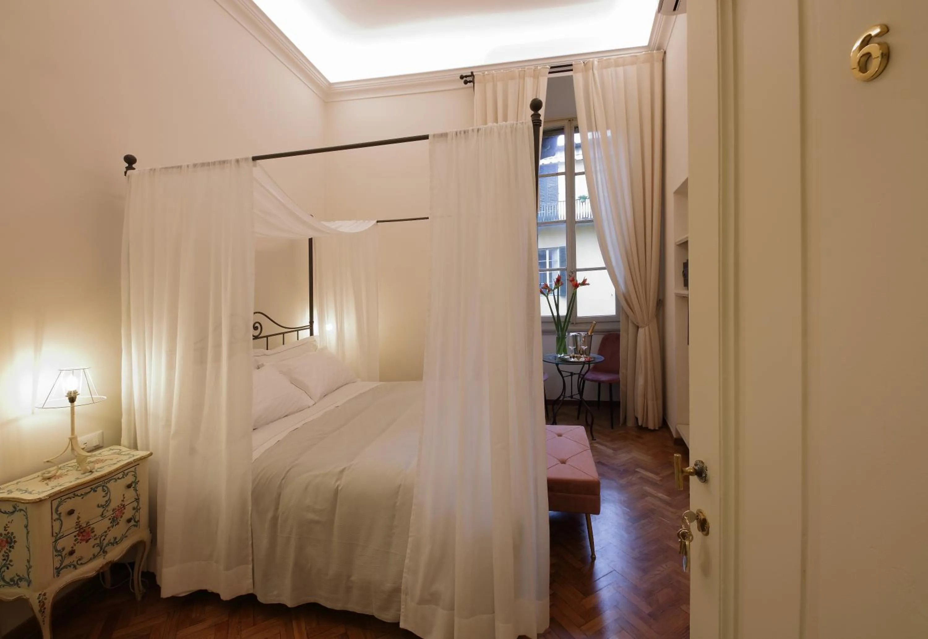 Bed in Corsini Tintori
