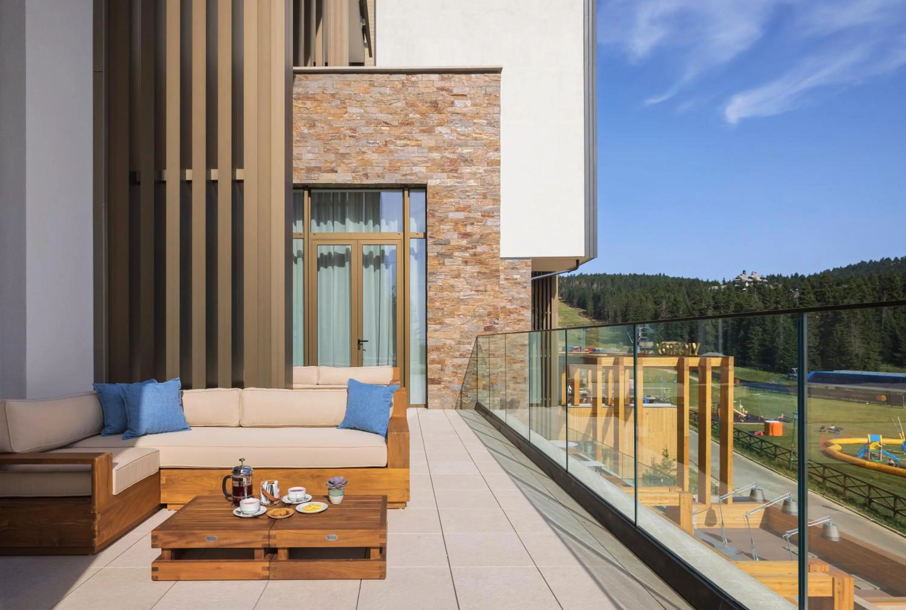 Patio in Viceroy Kopaonik Resort & Spa