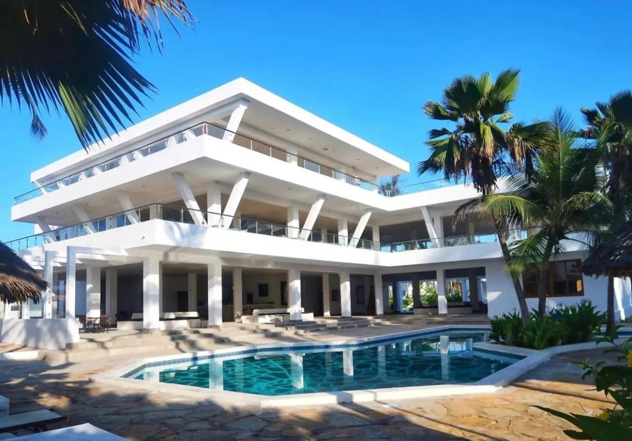 Swimming pool in Barracuda Inn Resort