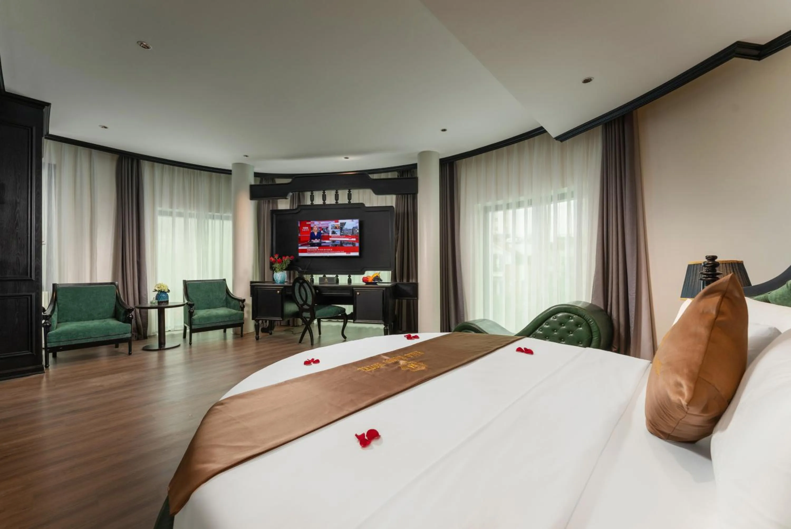 Photo of the whole room, Bed in HALO HANOI HOTEL