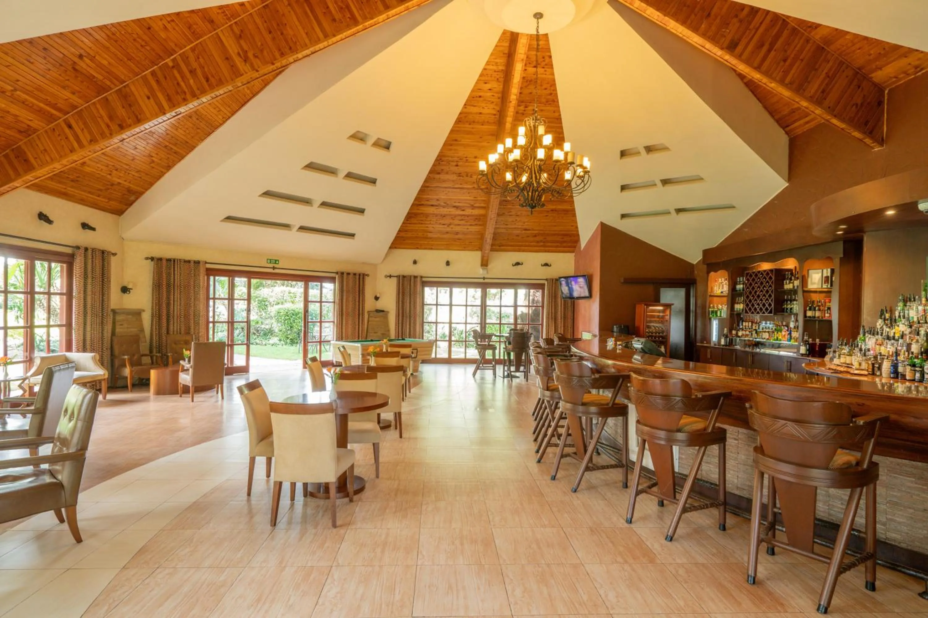 Lounge or bar in Enashipai Resort & Spa