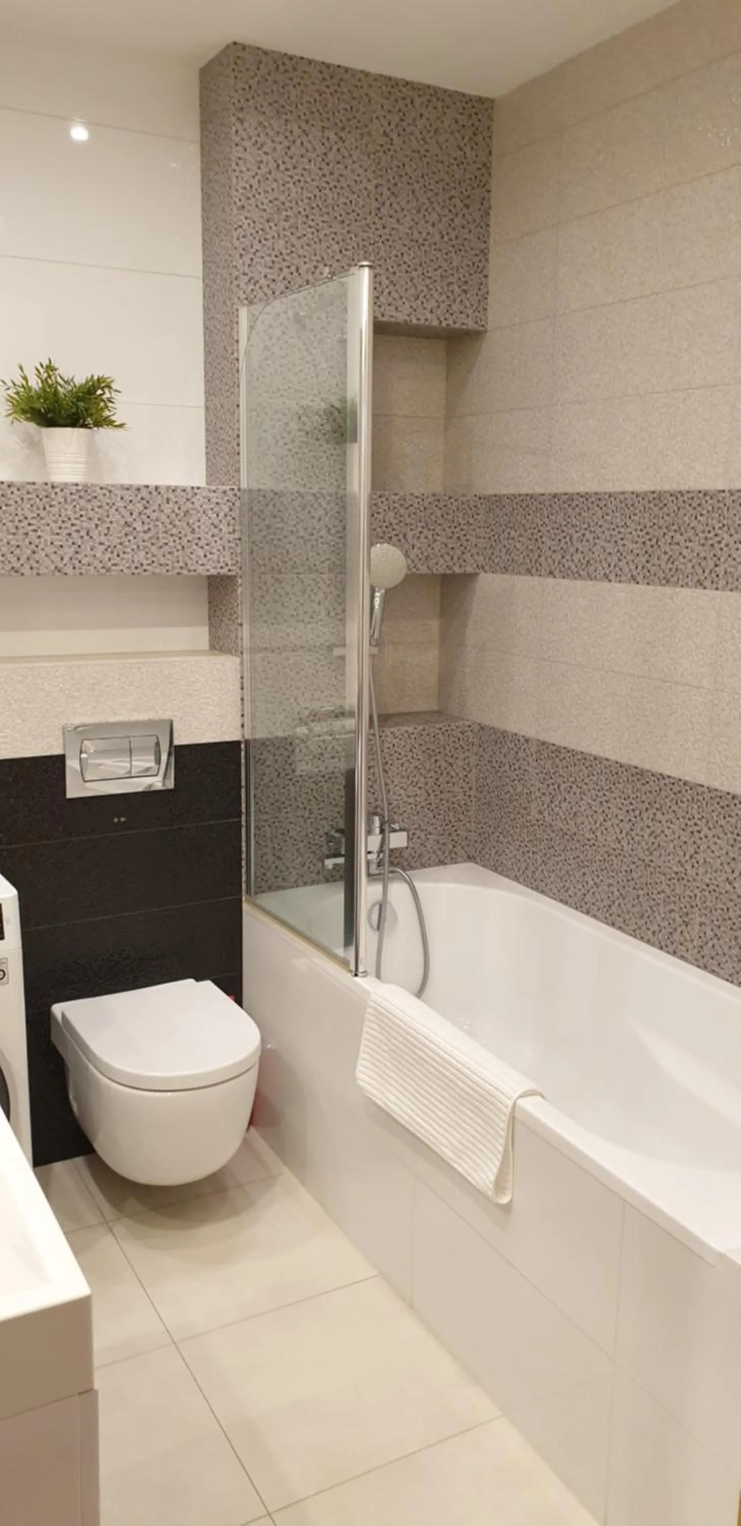 Shower in River Deluxe Atal Towers Apartment