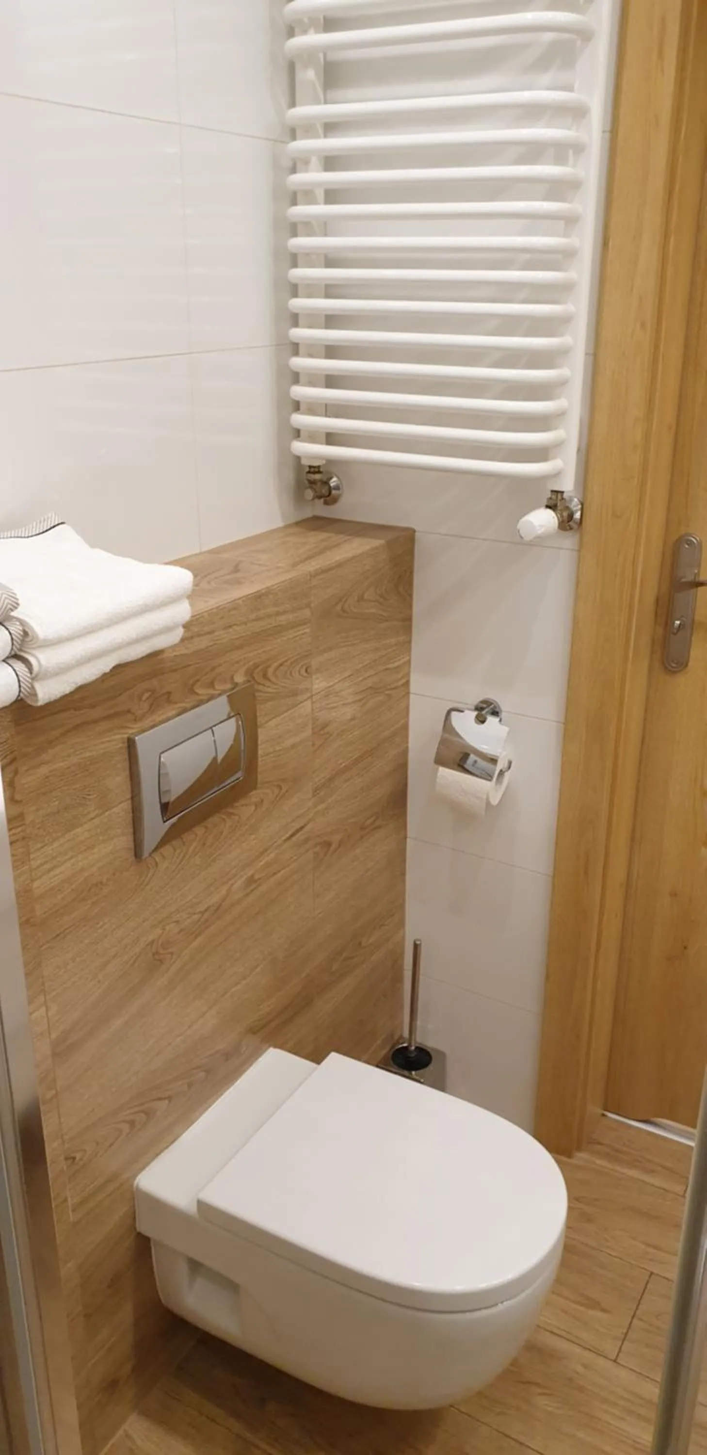 Shower in River Deluxe Atal Towers Apartment