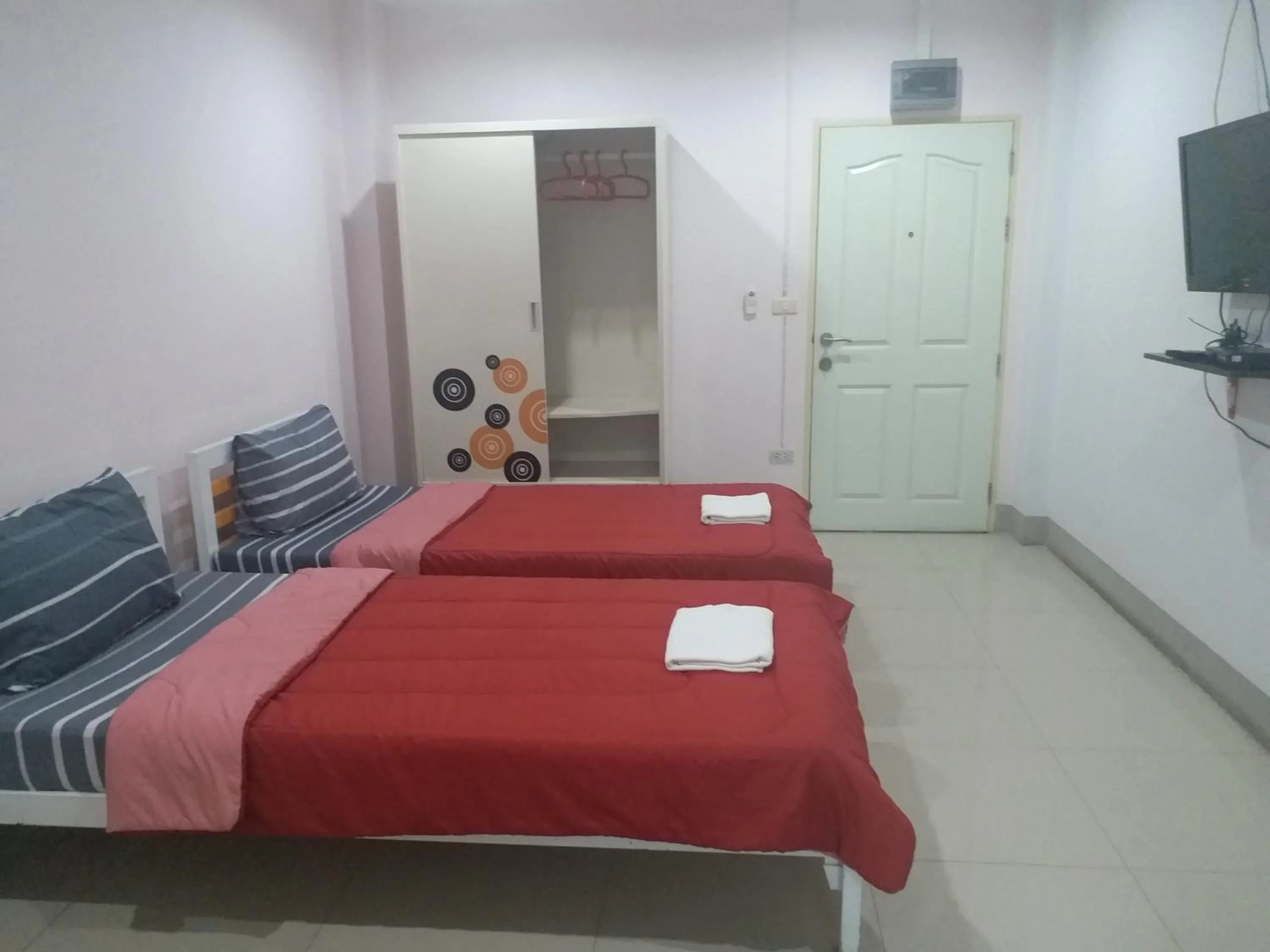 Bedroom, Bed in Chawalee Place