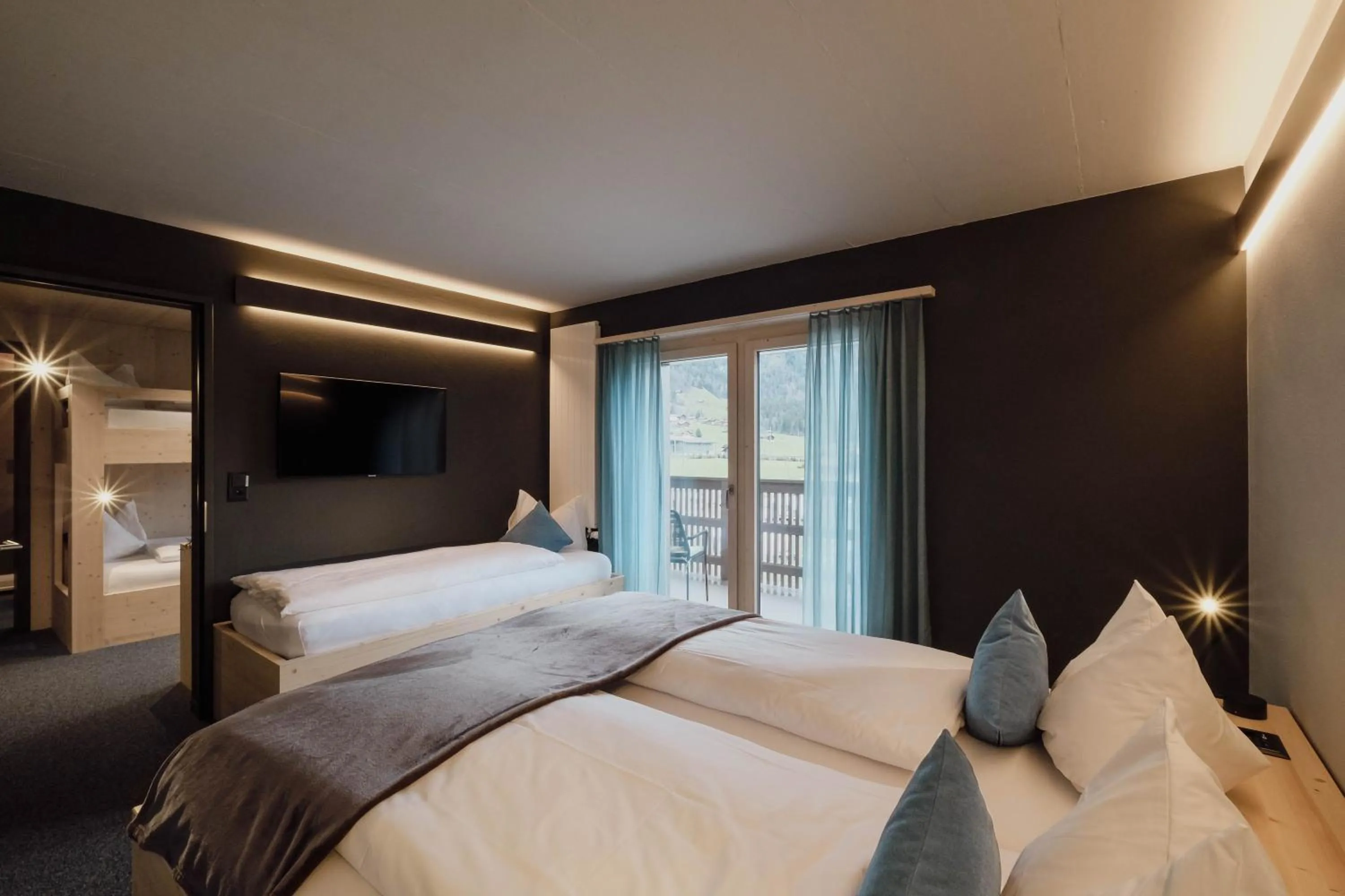 Photo of the whole room, Bed in Frutigresort