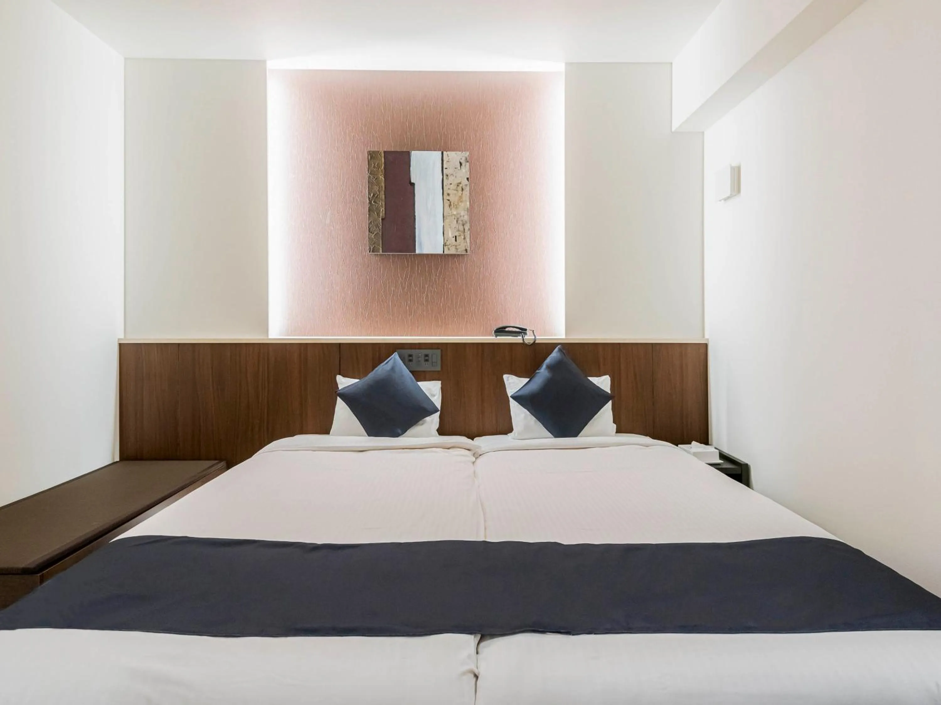 Bed in Seiei Hotel Kyoto Kawaramachi