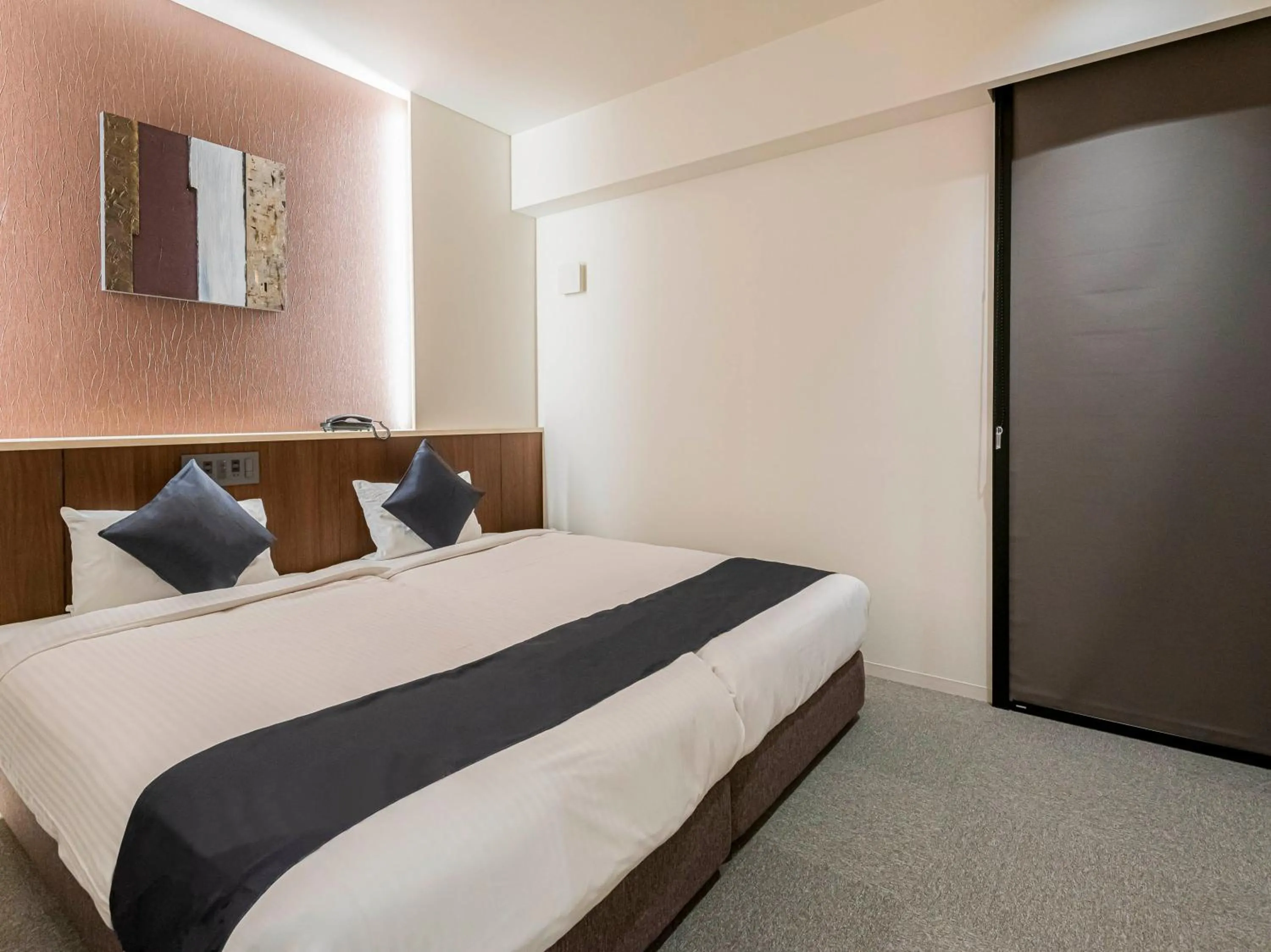 Bed in Seiei Hotel Kyoto Kawaramachi