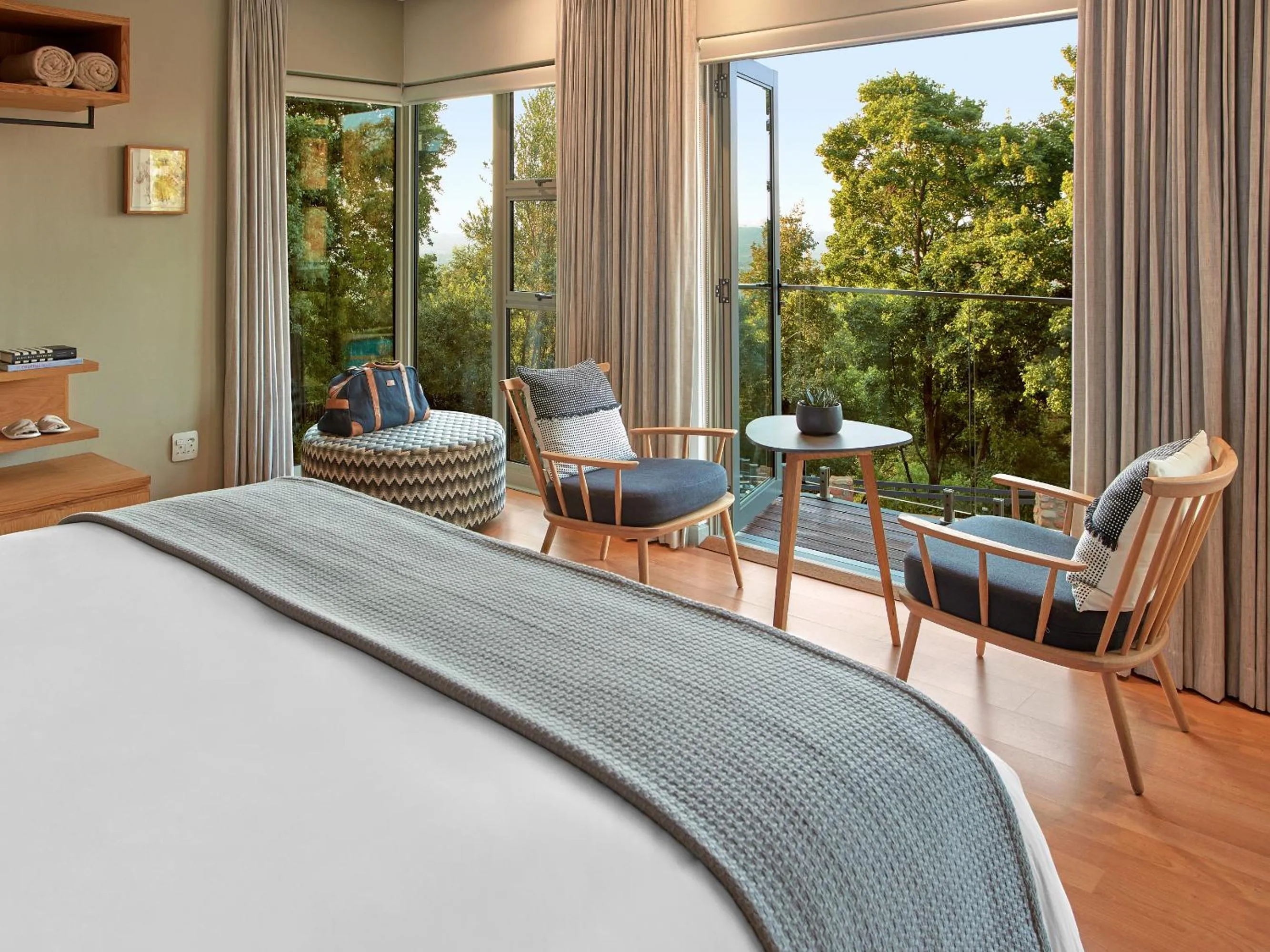 Bedroom, Bed in The Cliffside Boutique Getaway