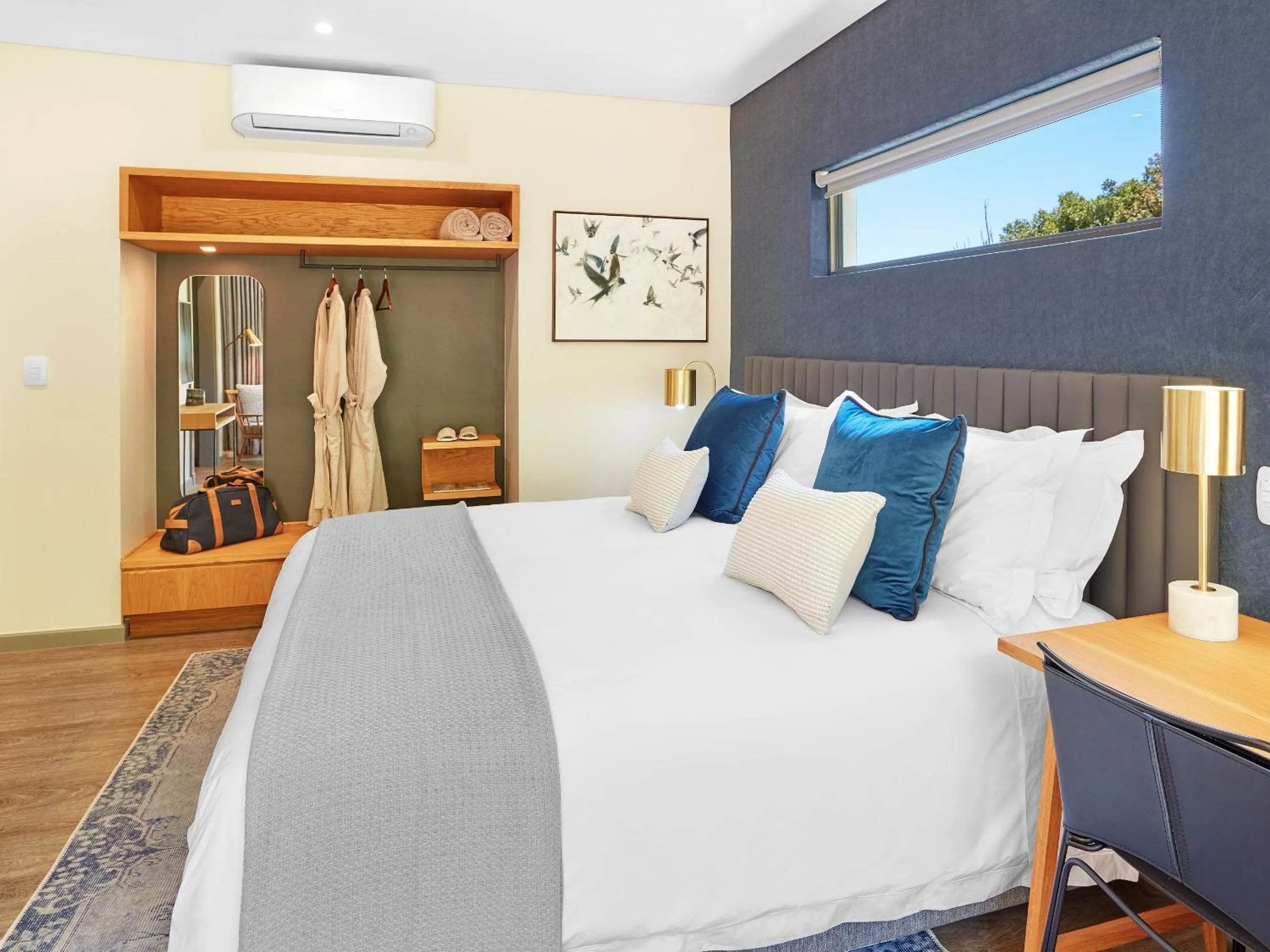 Bed in The Cliffside Boutique Getaway