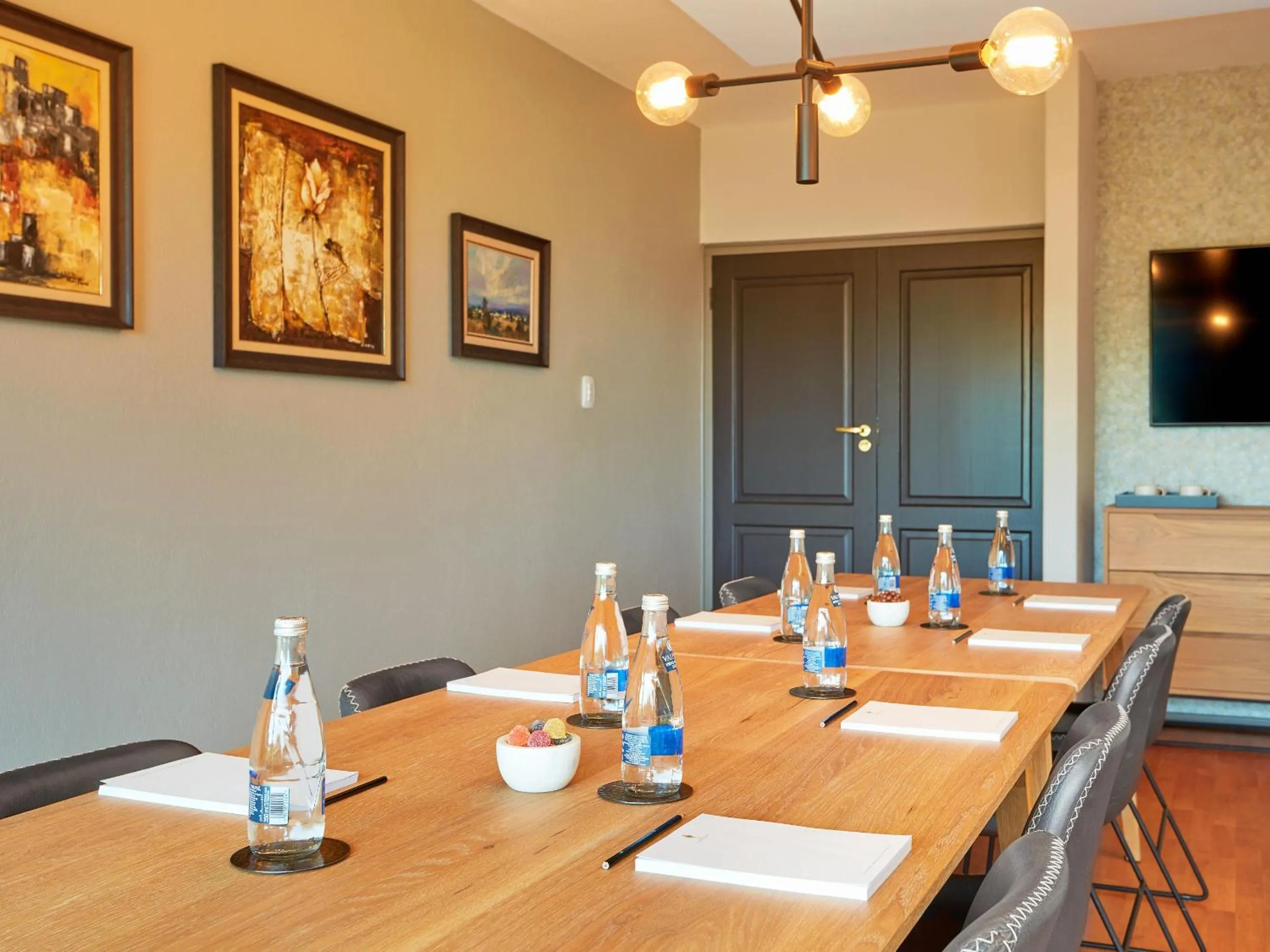 Meeting/conference room in The Cliffside Boutique Getaway