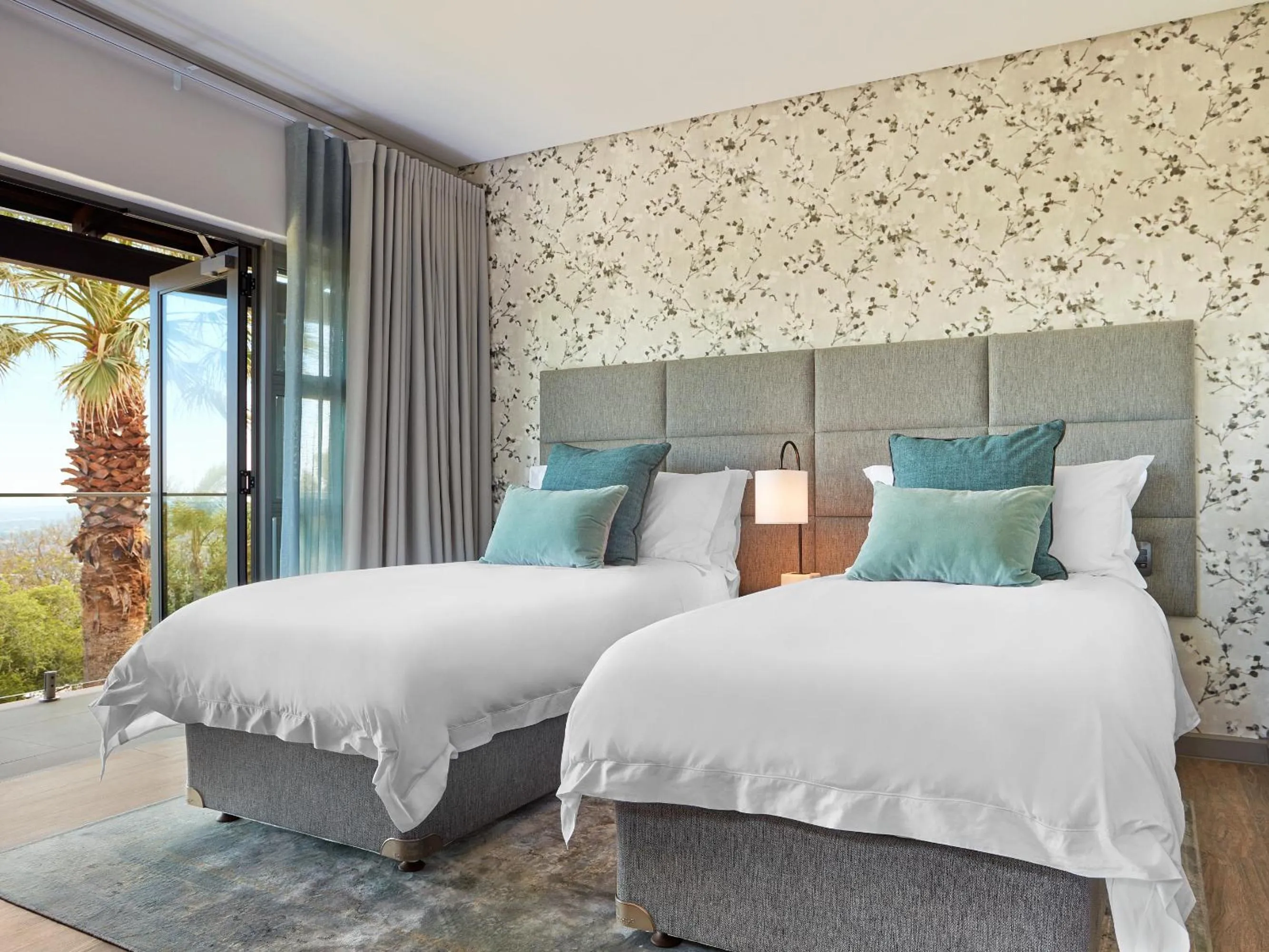 Bed in The Cliffside Boutique Getaway