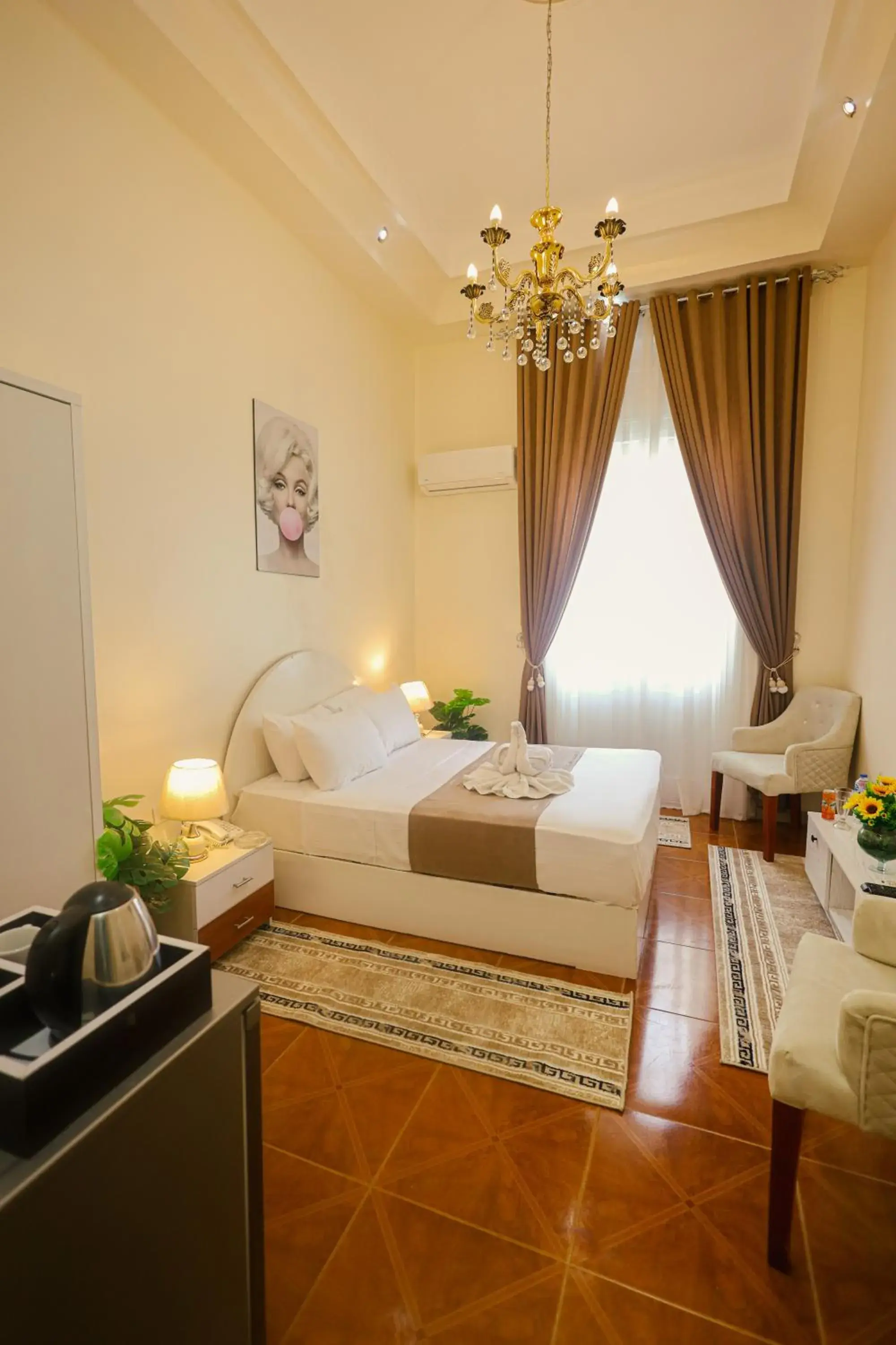 Deluxe Double or Twin Room in Victory Downtown Hotel Deluxe Double or Twin Room in Victory Downtown Hotel