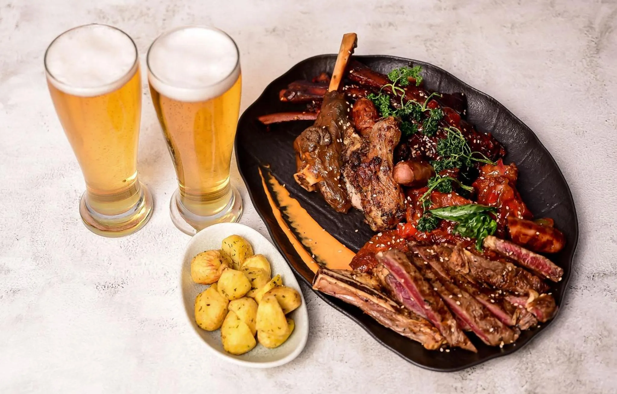 Restaurant/places to eat in Alba Hotel Meru