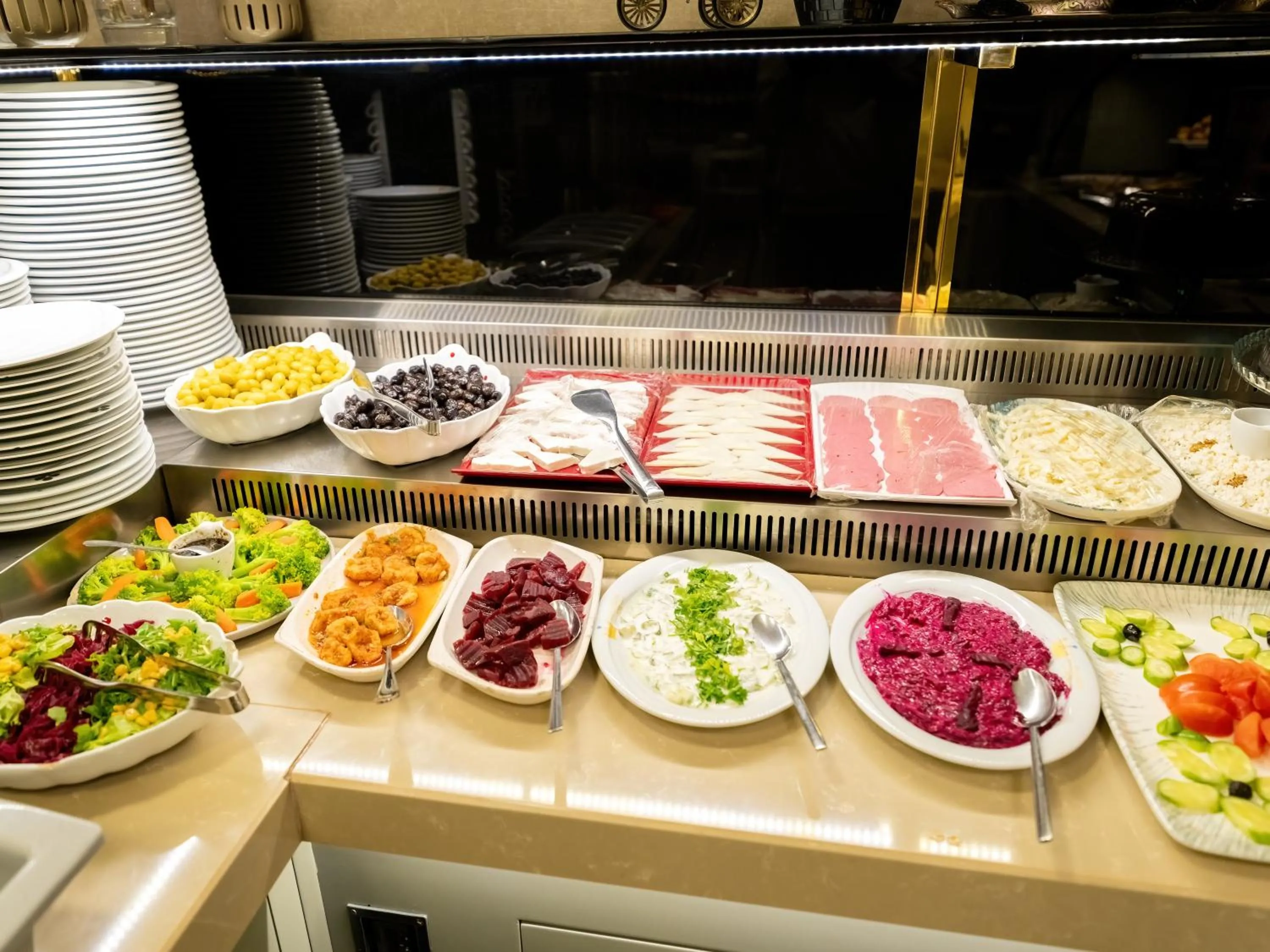 Breakfast in Diamond Royal Hotel