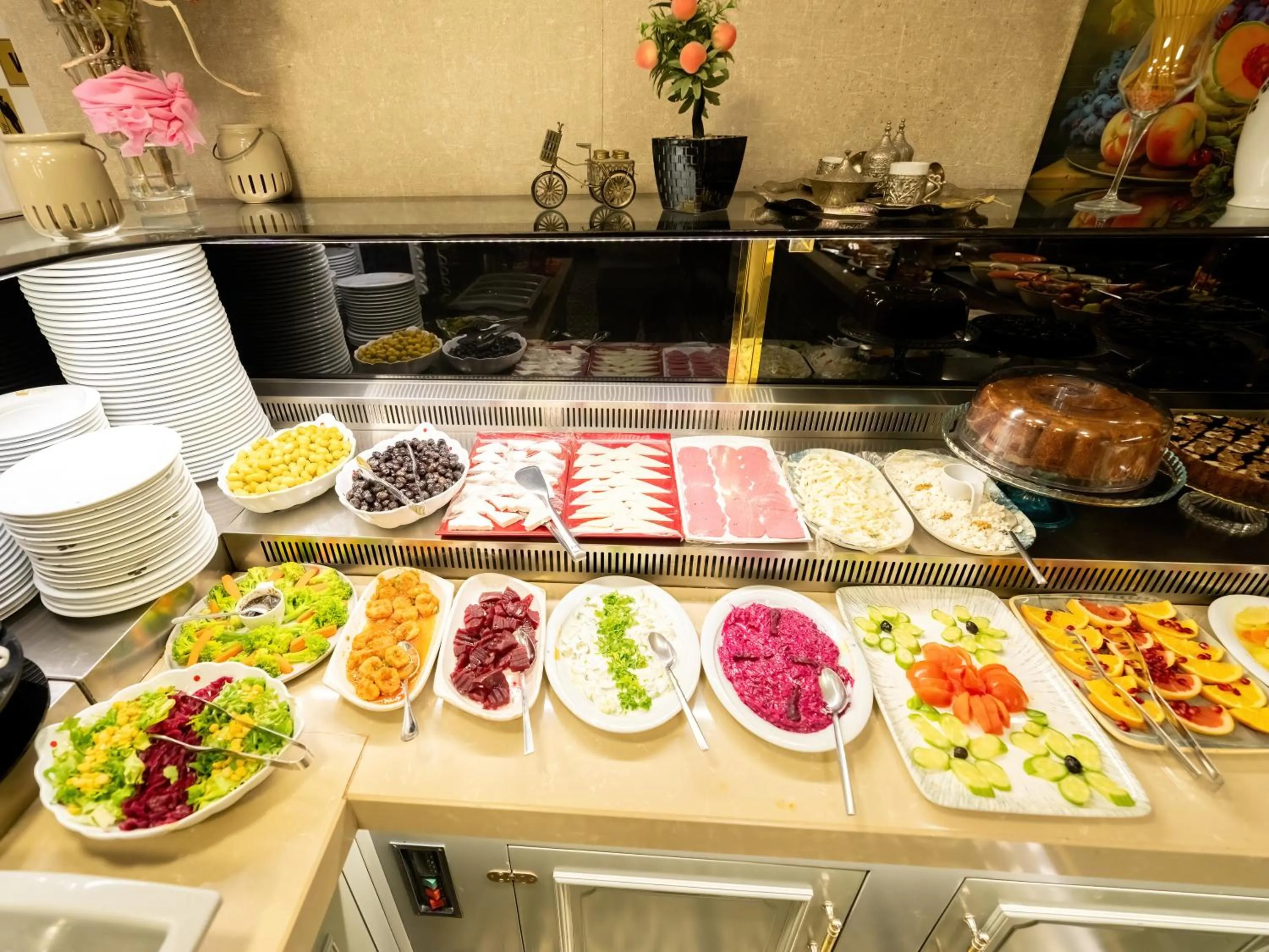 Breakfast in Diamond Royal Hotel