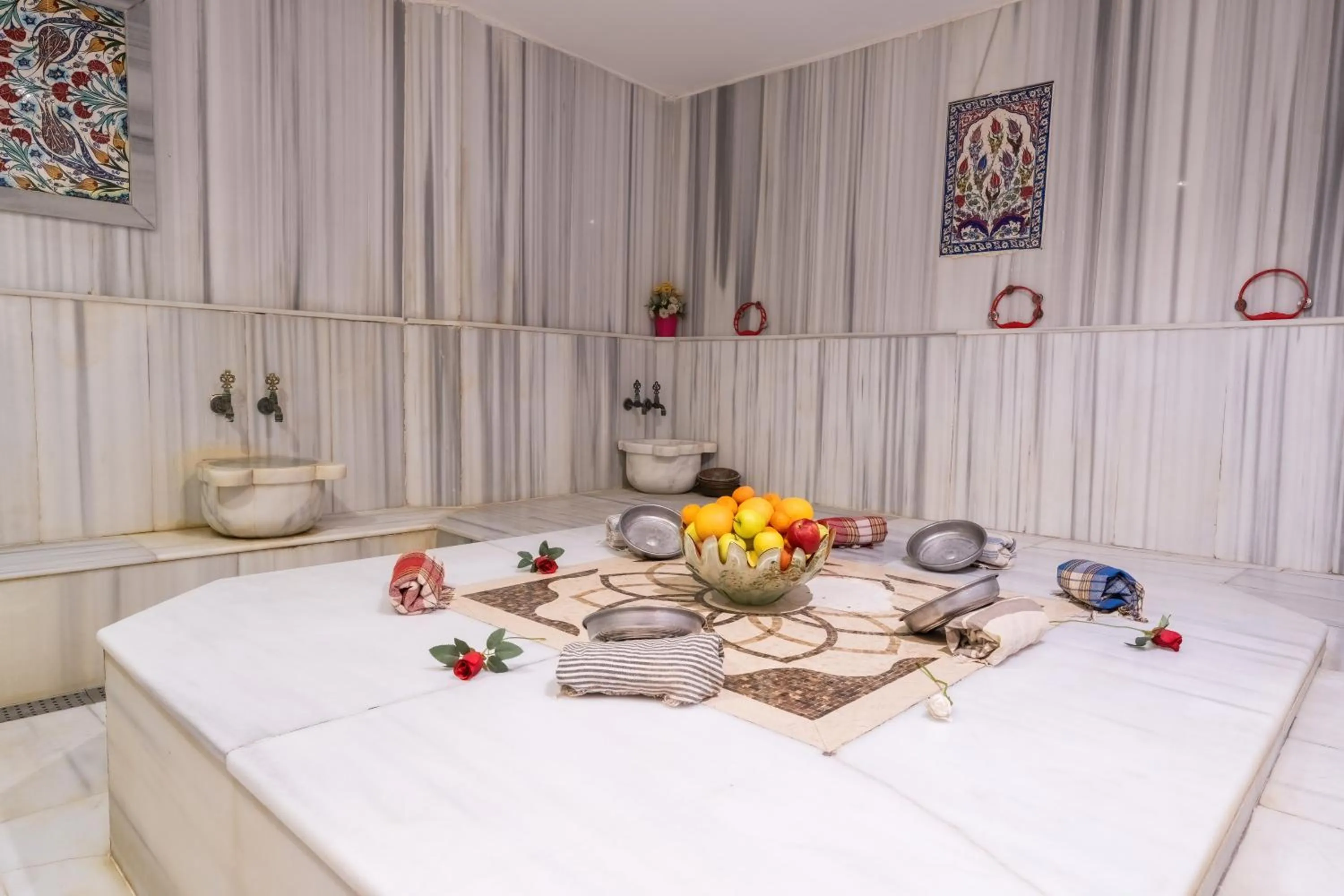 Public Bath in Diamond Royal Hotel