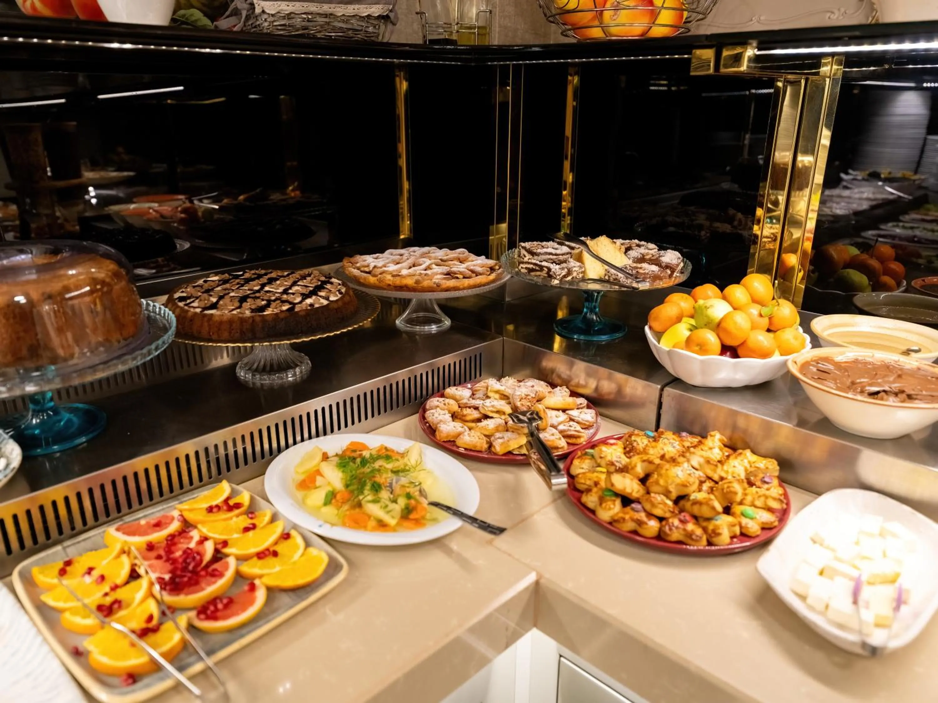 Breakfast in Diamond Royal Hotel