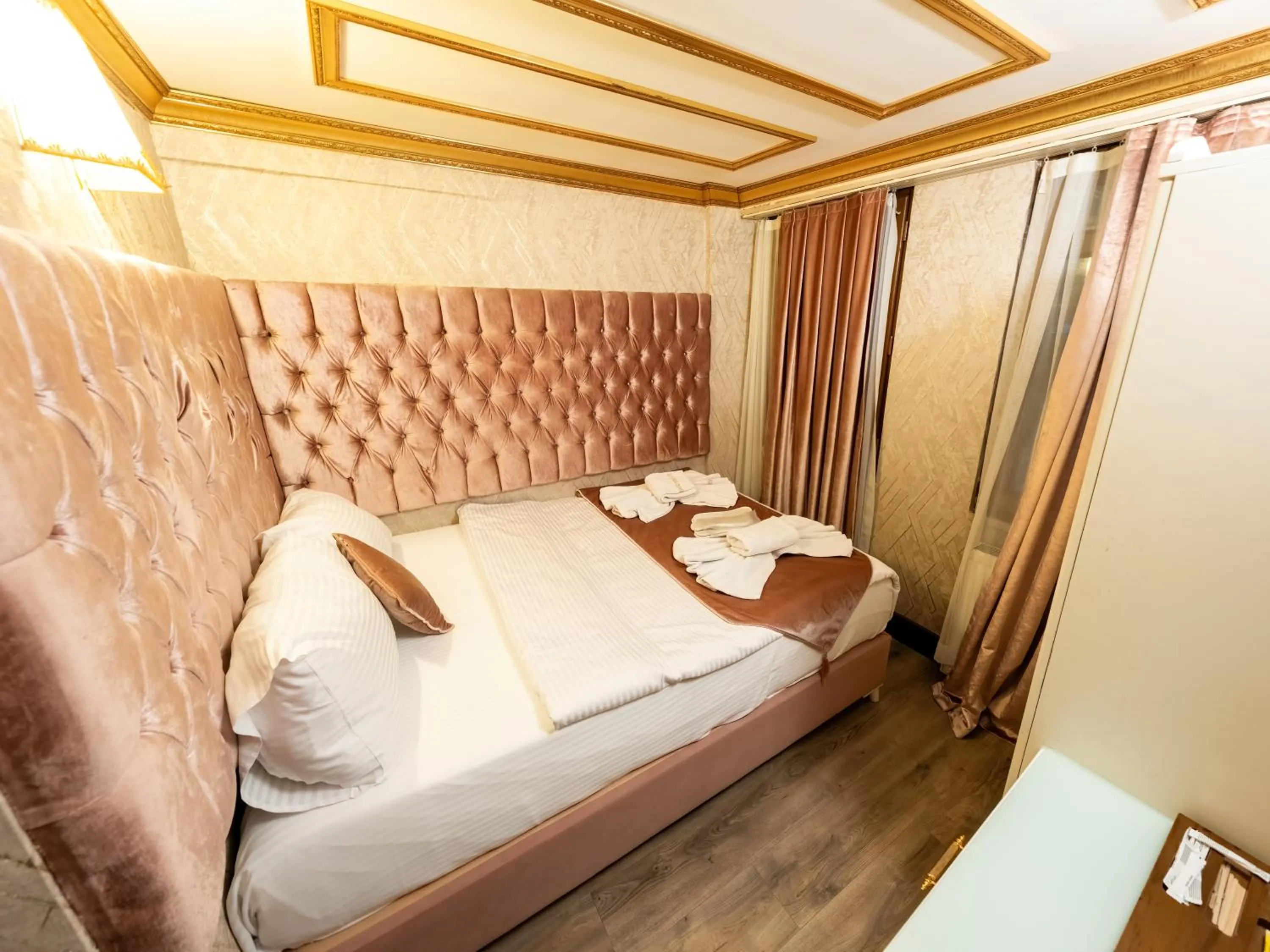 Photo of the whole room, Bed in Diamond Royal Hotel