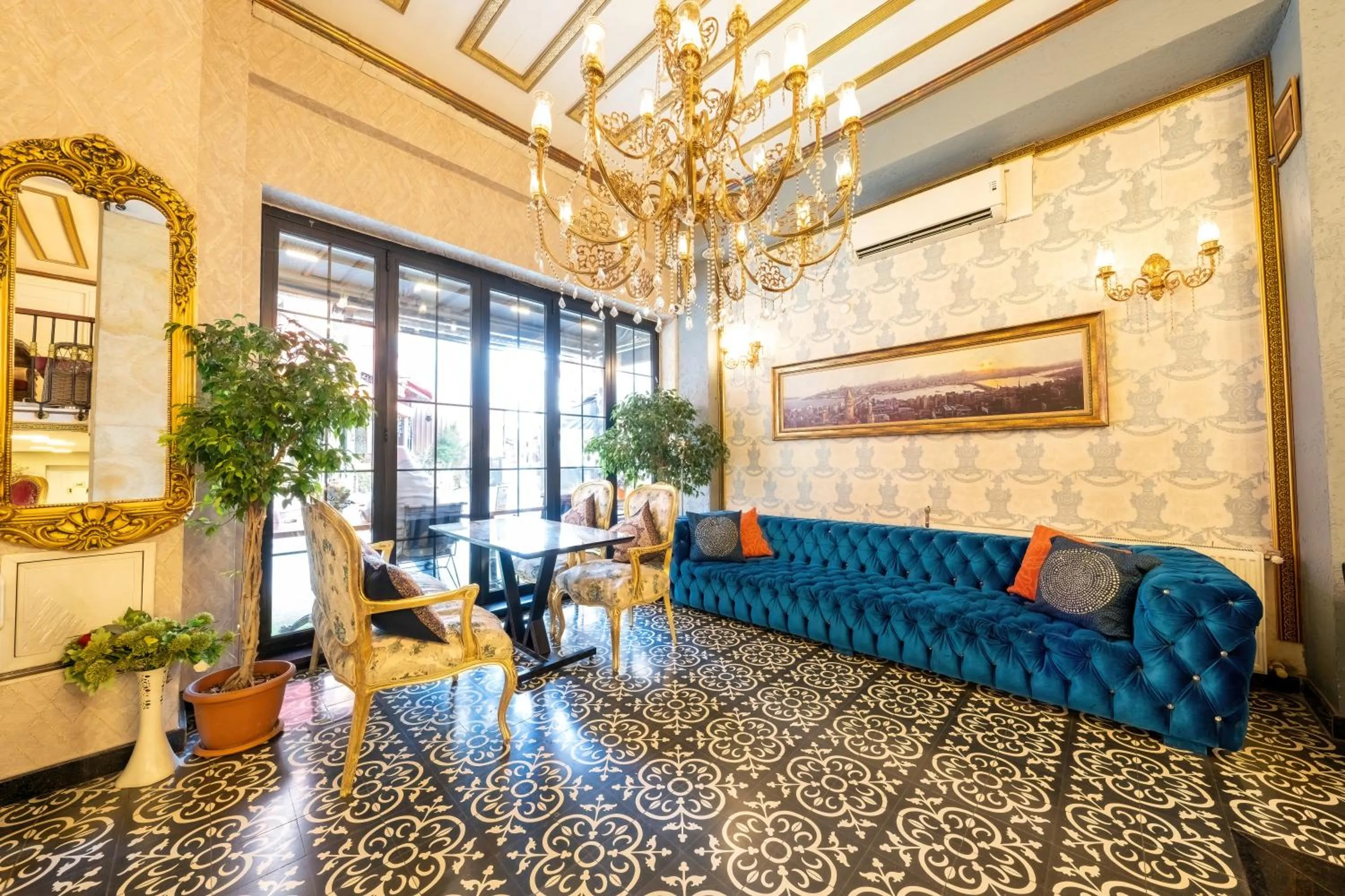 Lobby or reception in Diamond Royal Hotel