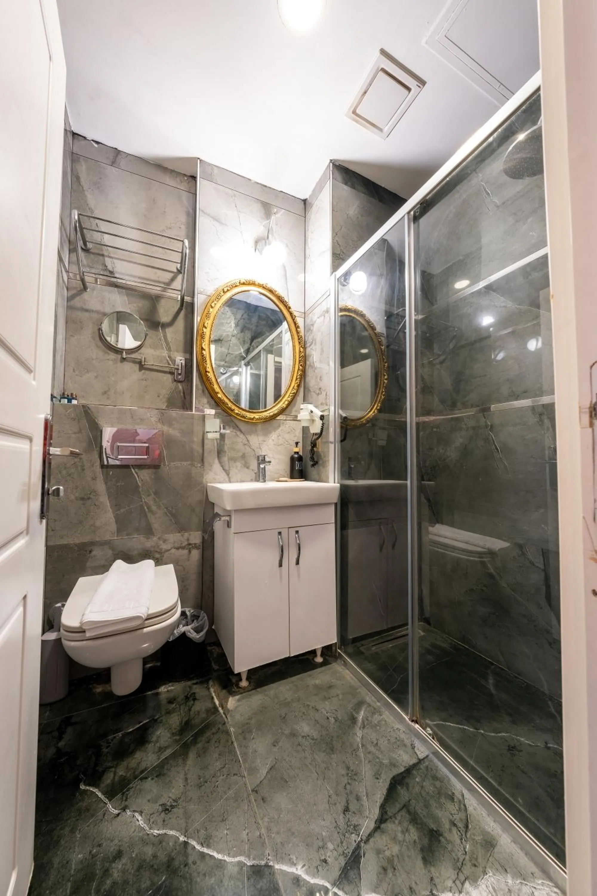 Bathroom in Diamond Royal Hotel