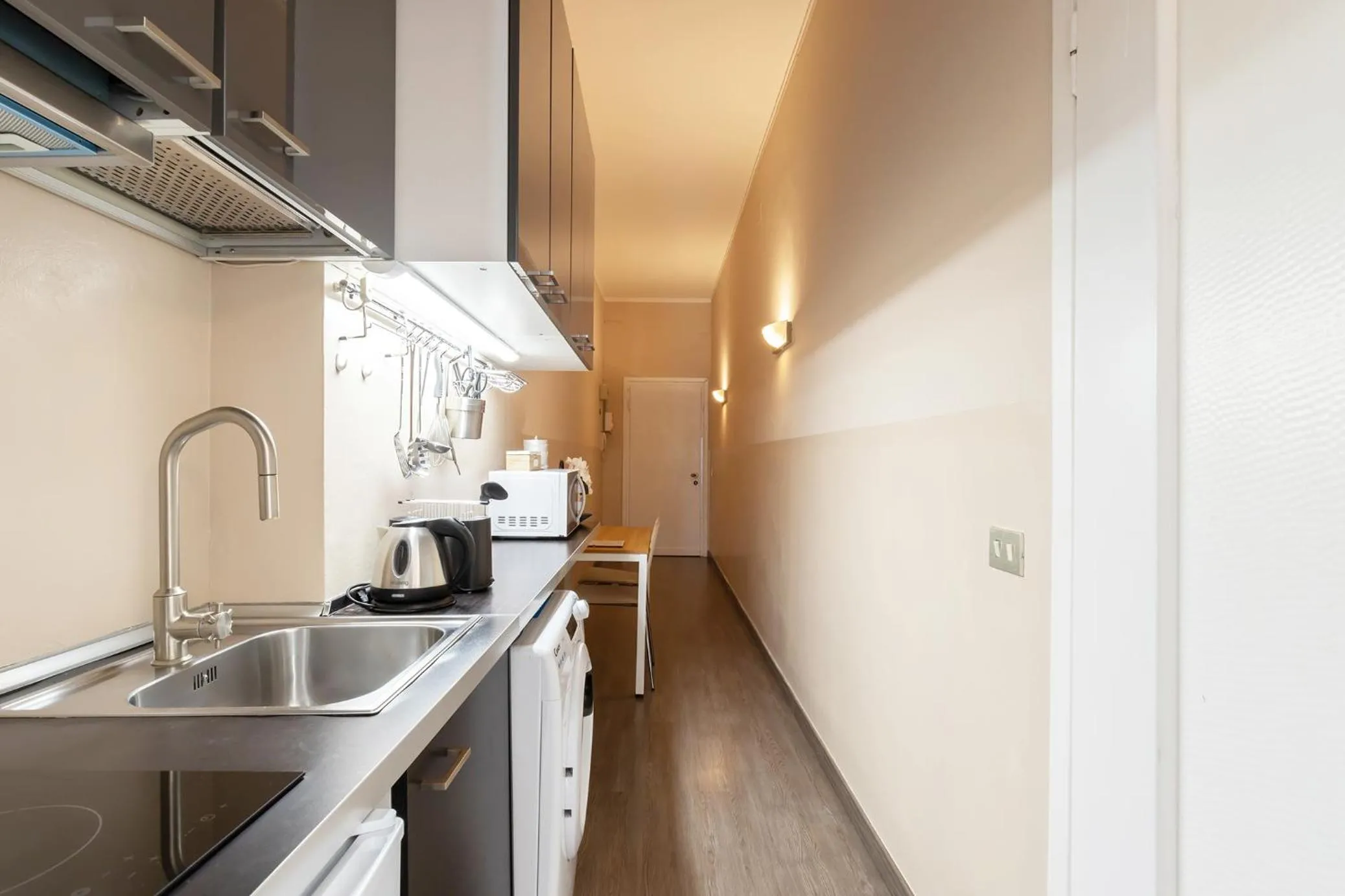 Coffee/tea facilities in Milan Retreats Duomo Carrobbio