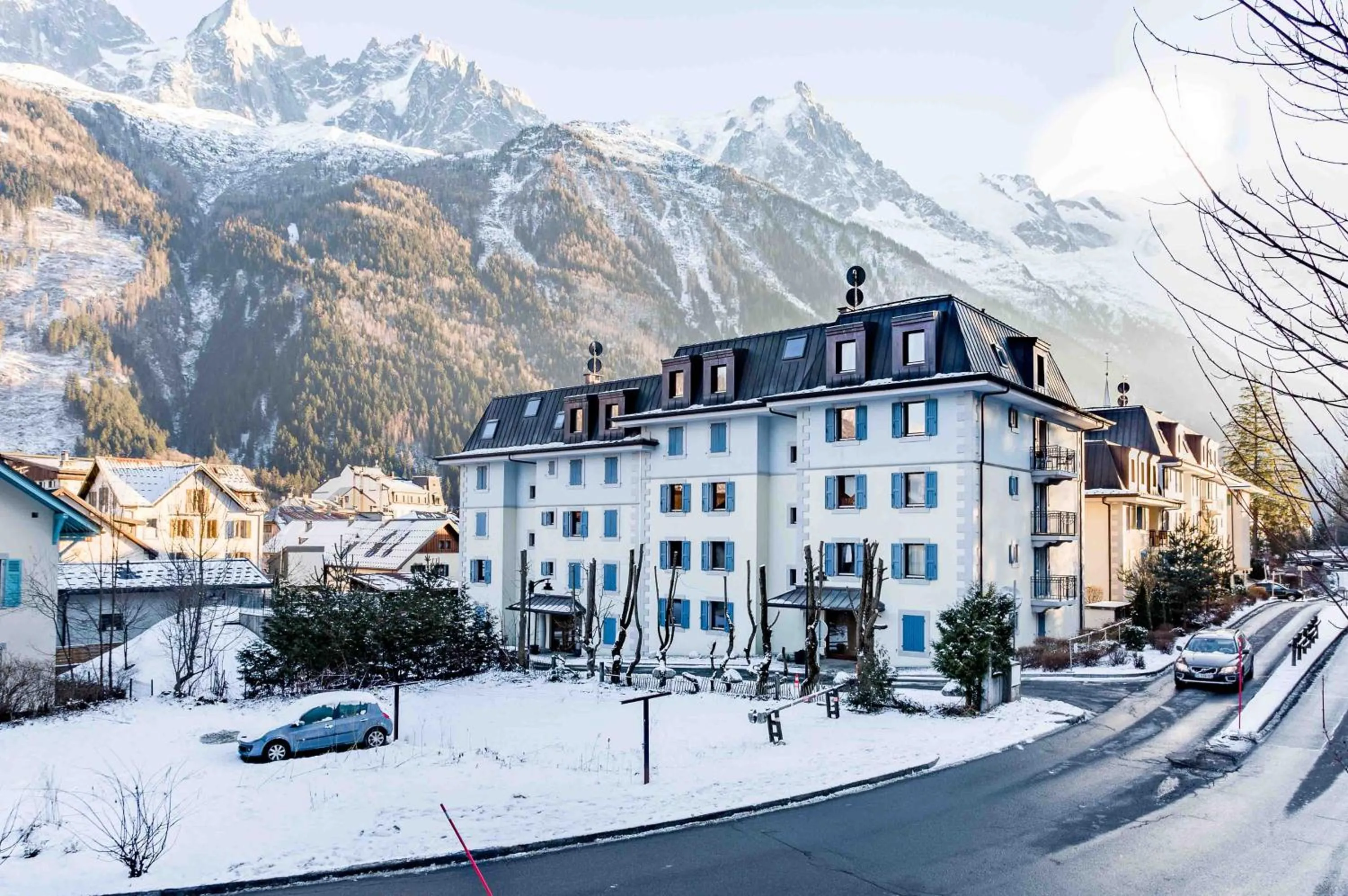 Facade/entrance in Le Paradis 25 Apartment - Chamonix All Year