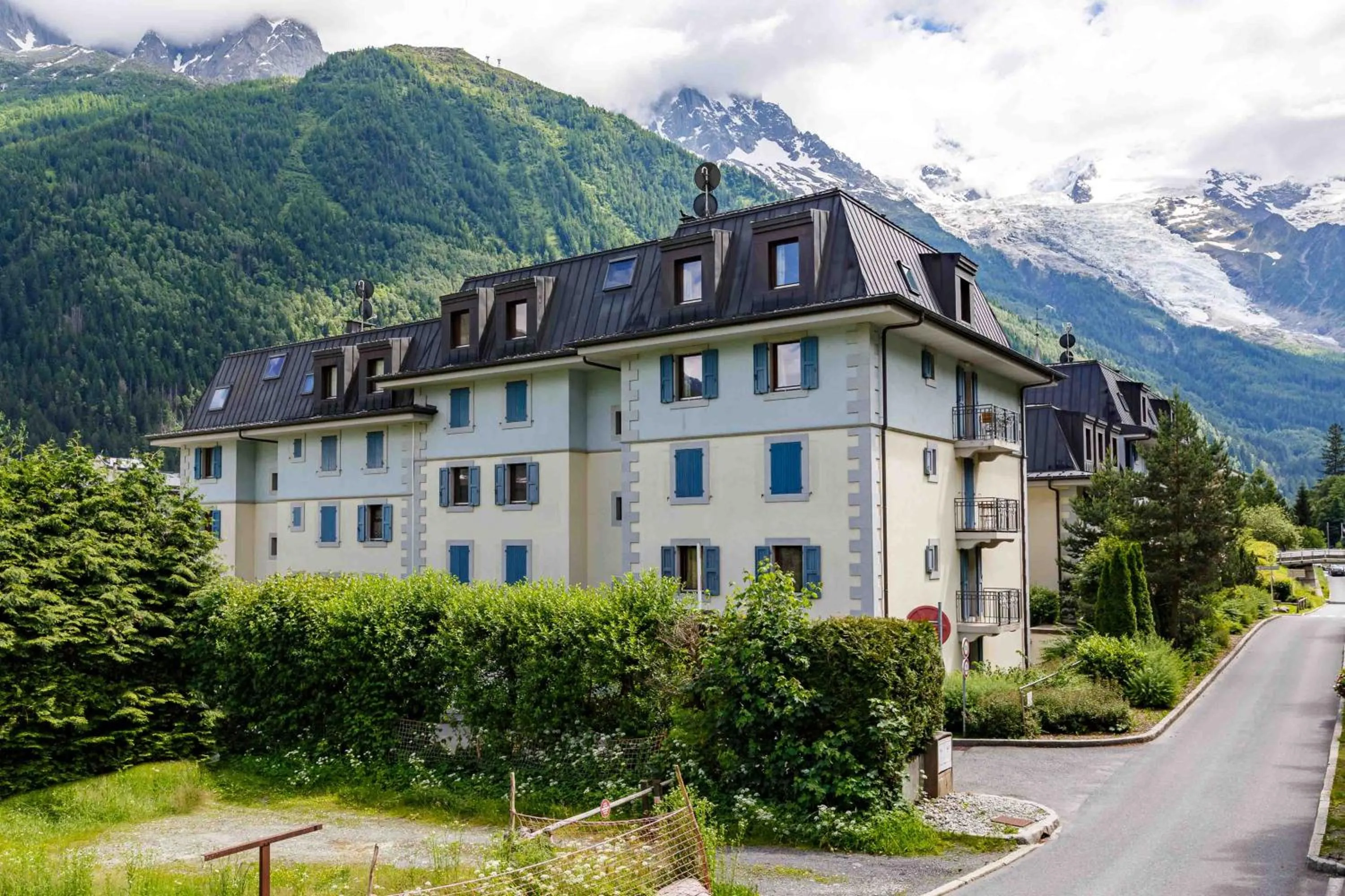 Property building in Le Paradis 25 Apartment - Chamonix All Year