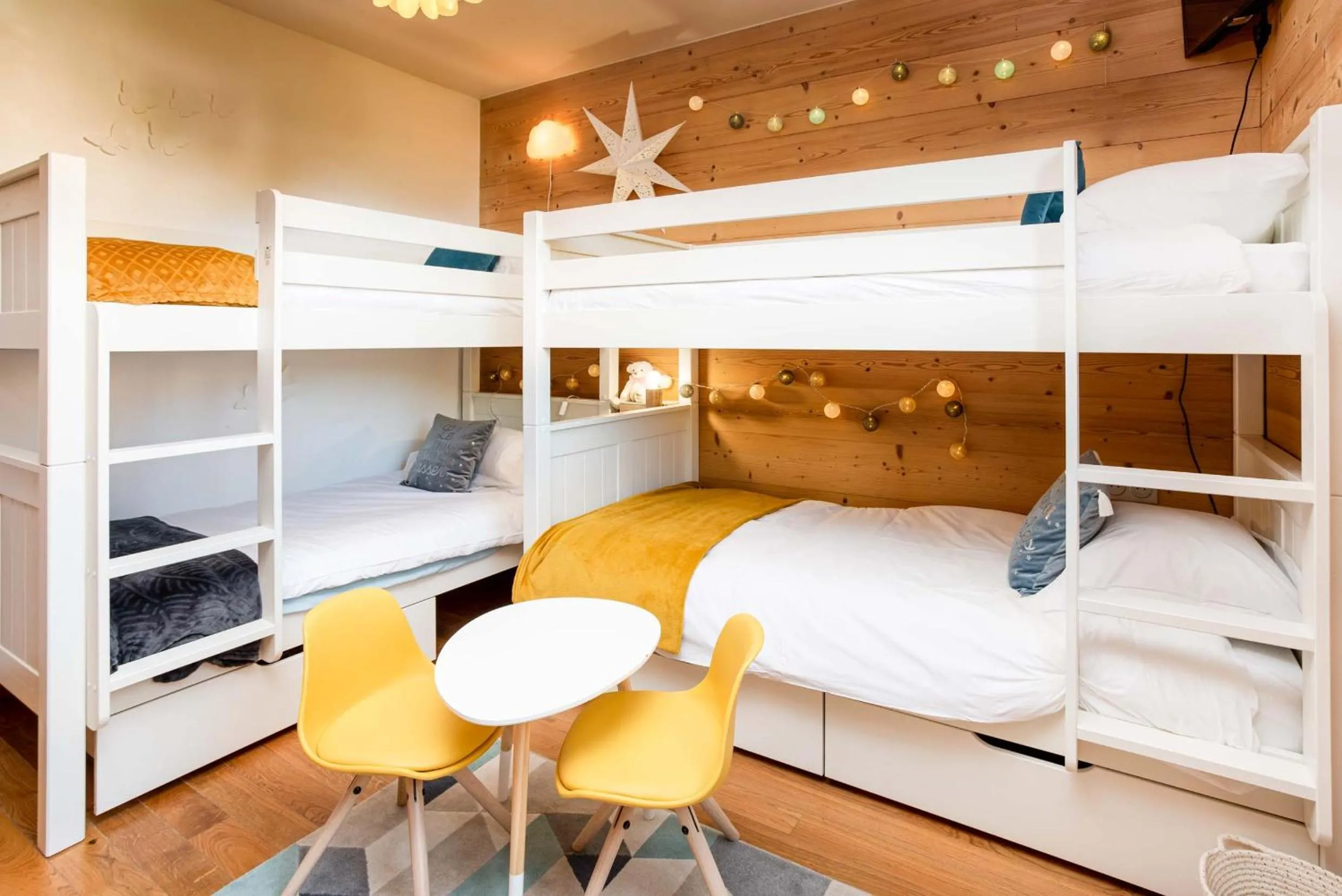 bunk bed, Bed in Le Paradis 25 Apartment - Chamonix All Year