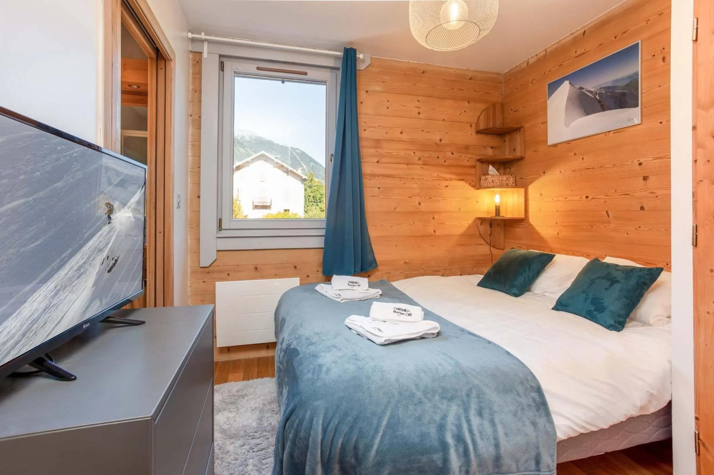 Bedroom, Bed in Le Paradis 25 Apartment - Chamonix All Year