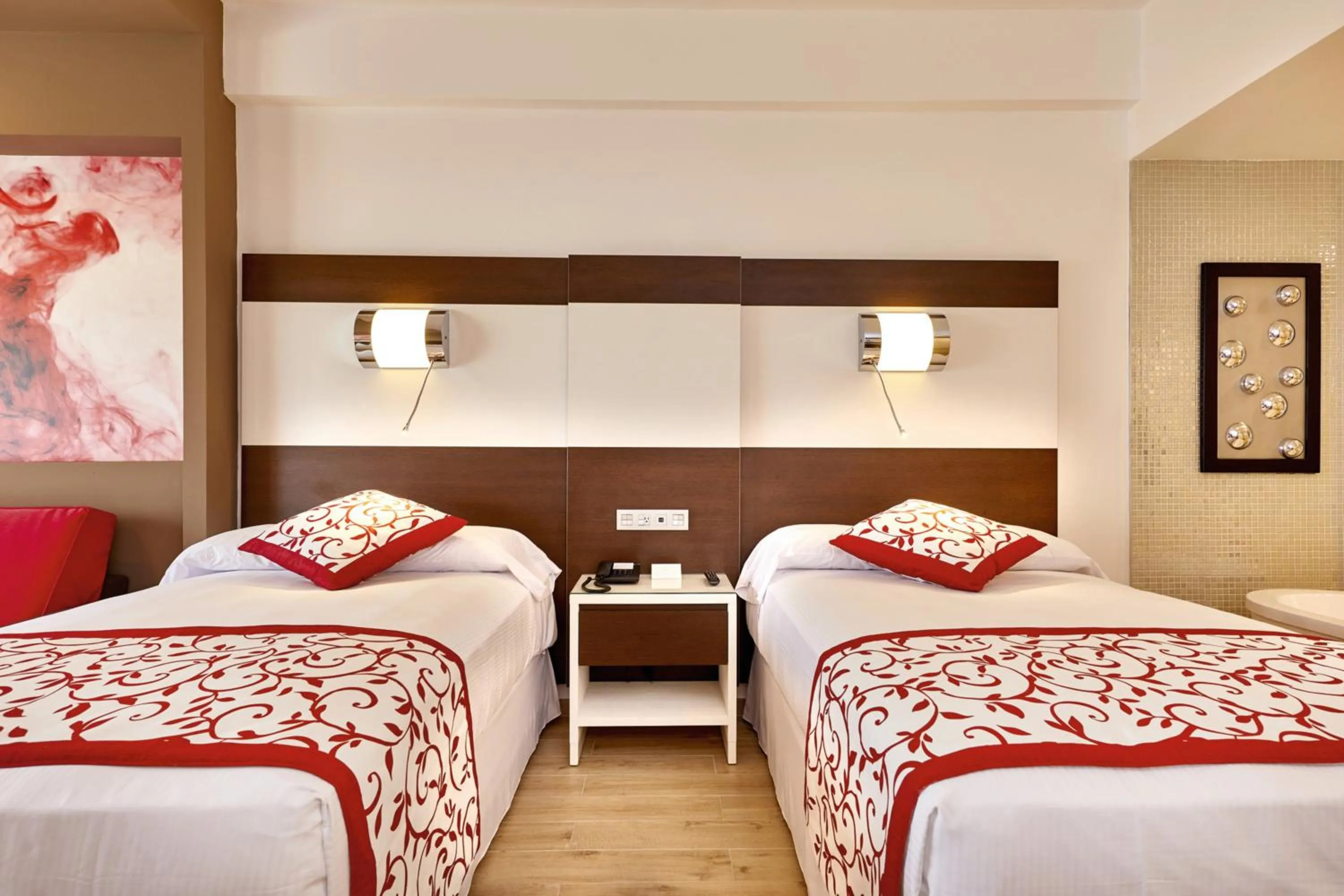 Photo of the whole room, Bed in Riu Palace Costa Mujeres - All Inclusive