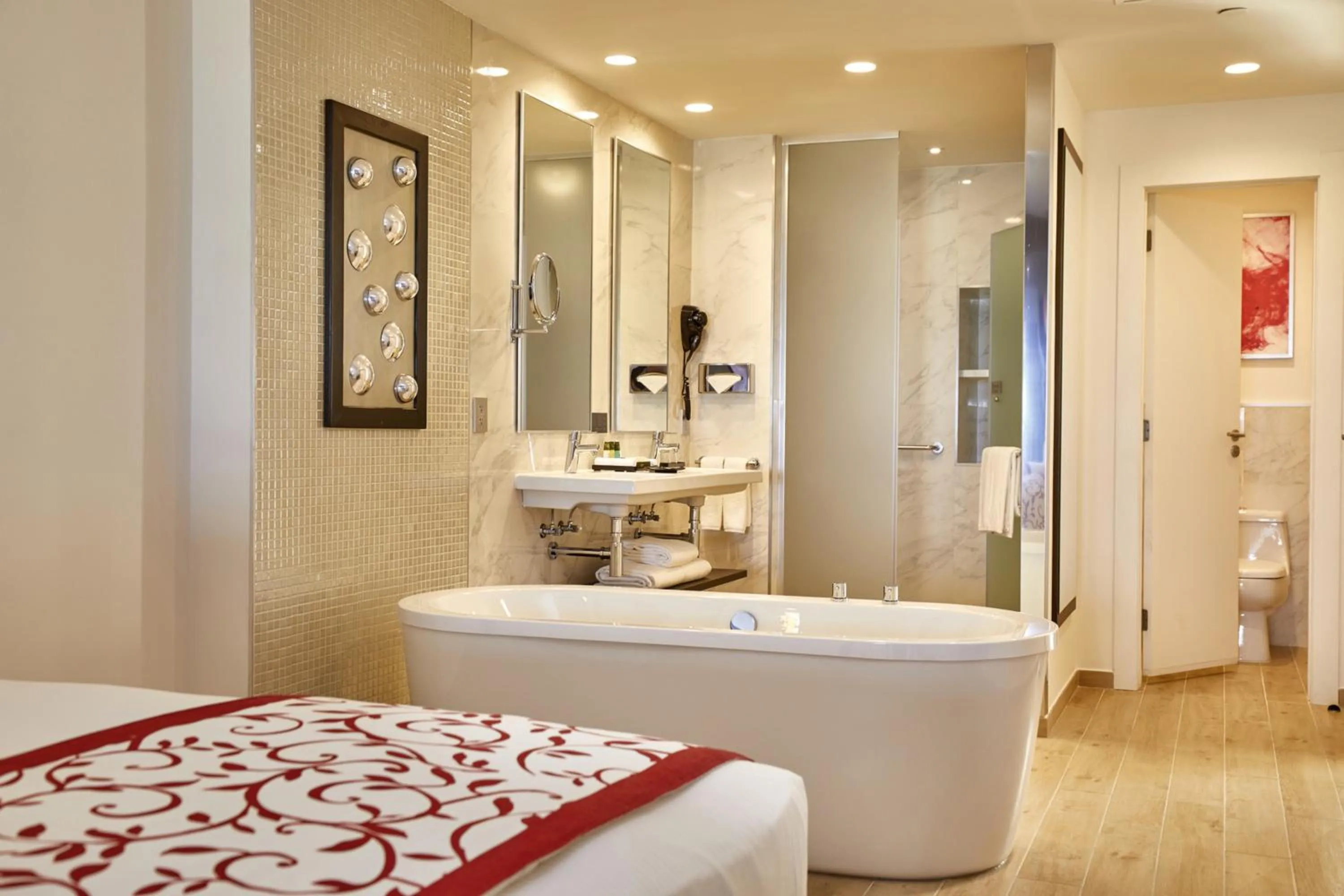 Bath, Bed in Riu Palace Costa Mujeres - All Inclusive