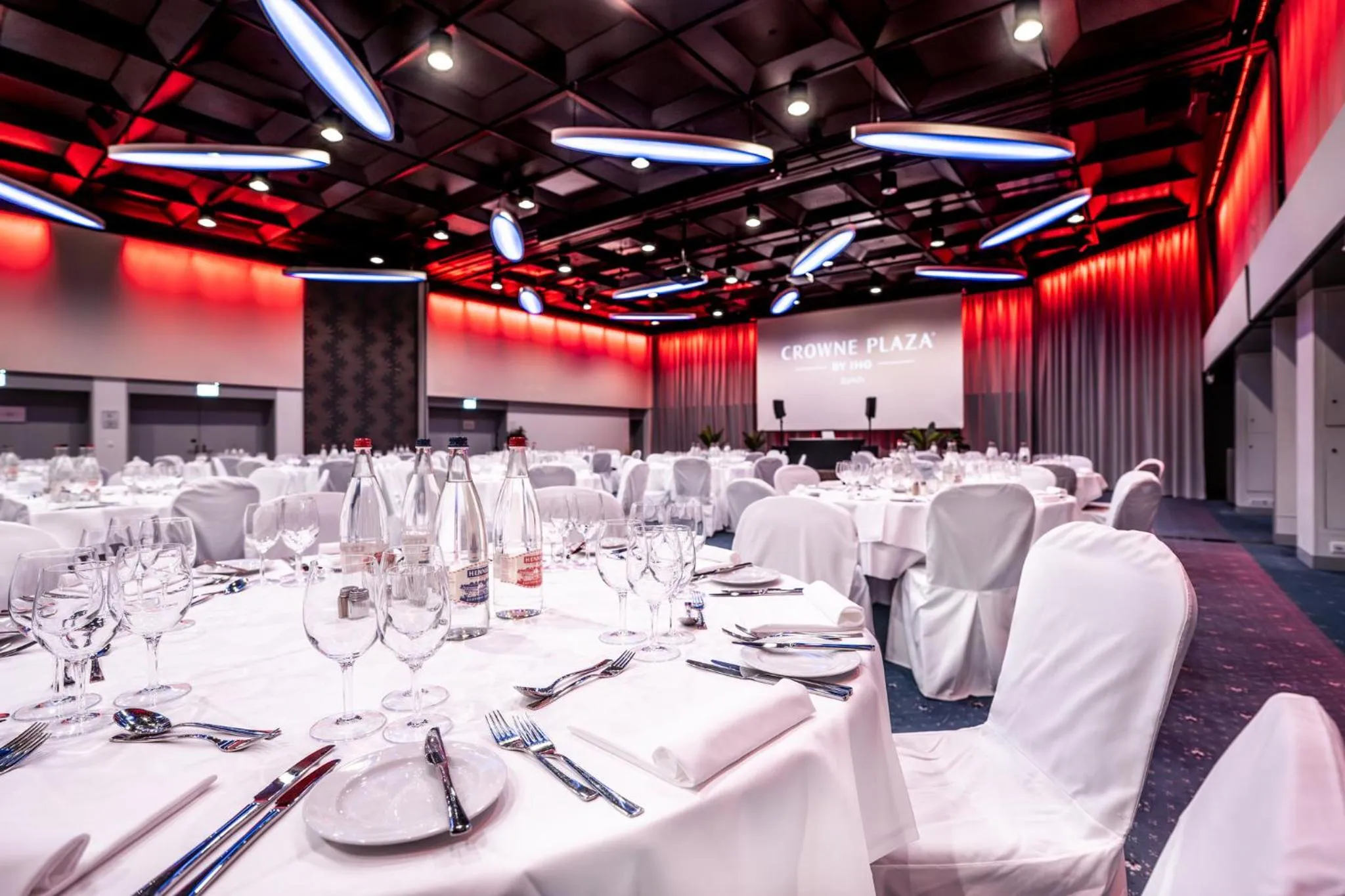 Meeting/conference room in Crowne Plaza Zürich by IHG