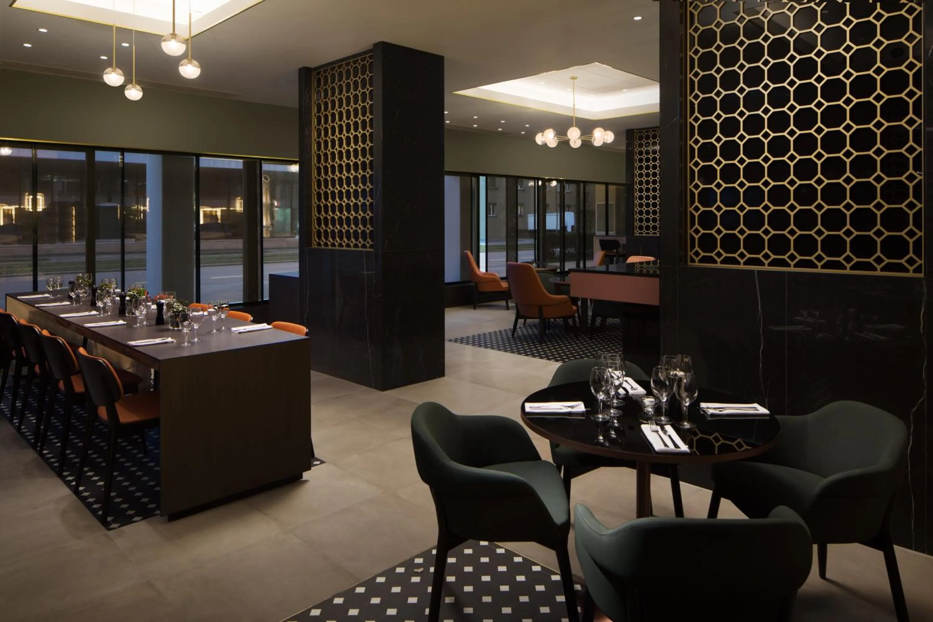 Restaurant/places to eat in Crowne Plaza Zürich by IHG