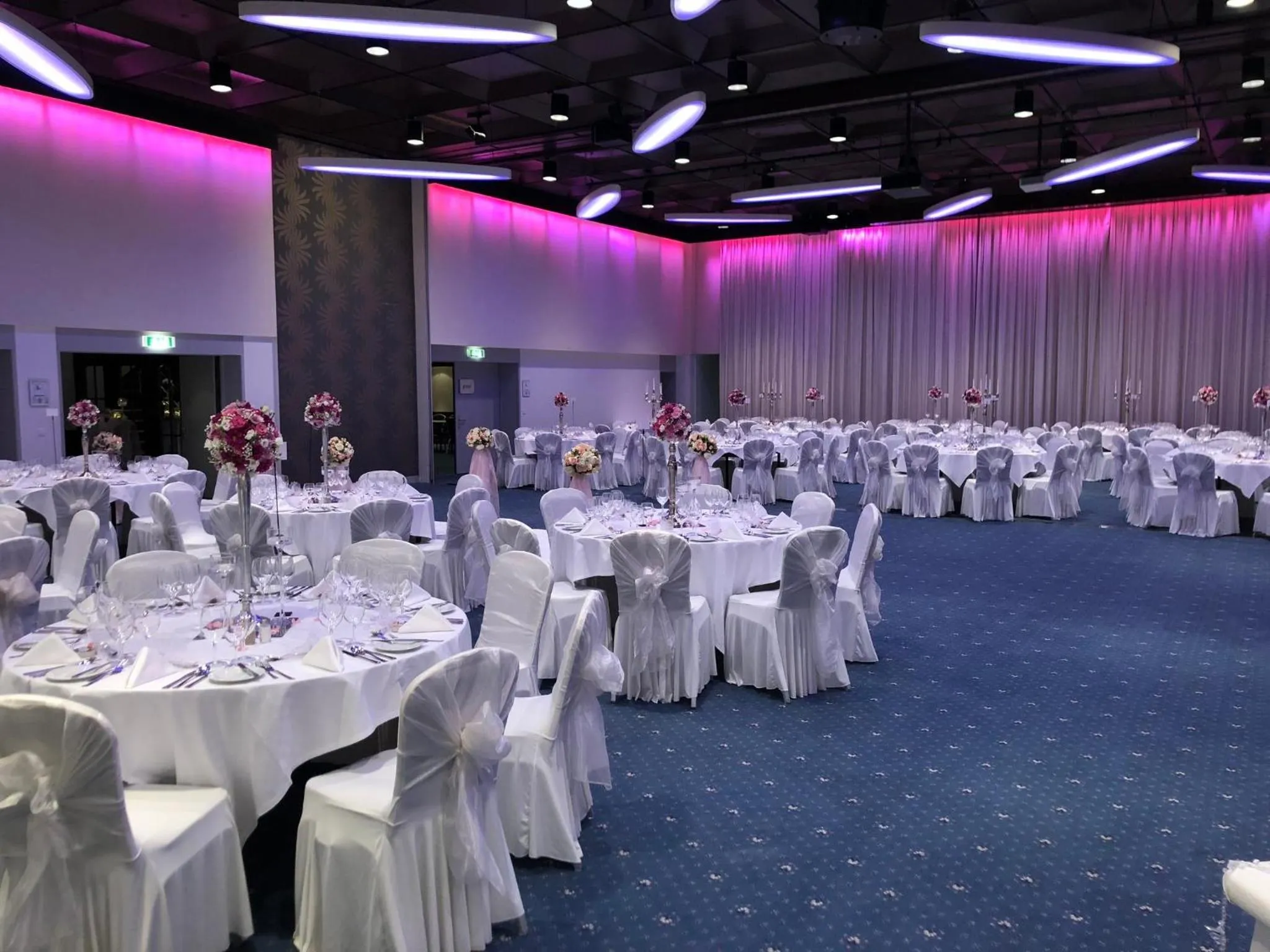 Restaurant/places to eat in Crowne Plaza Zürich by IHG