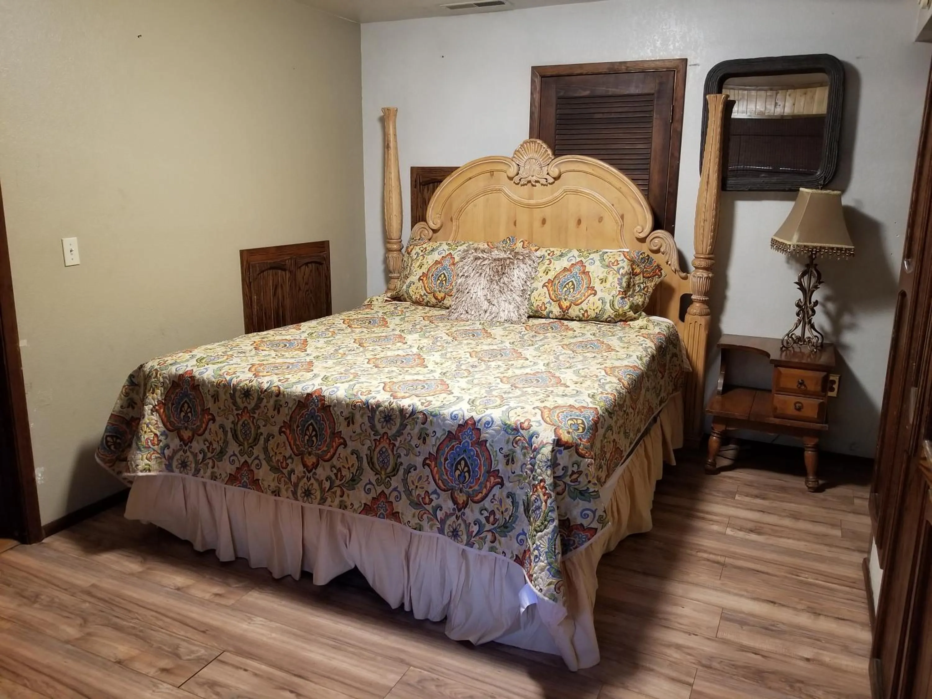 Bedroom, Bed in Grey Squirrel Resort