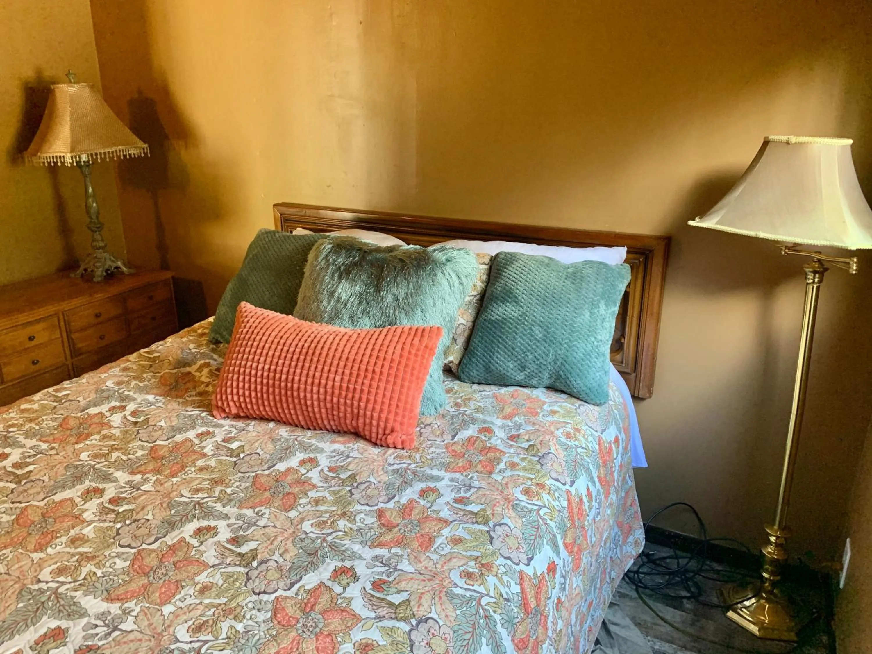 Bedroom, Bed in Grey Squirrel Resort