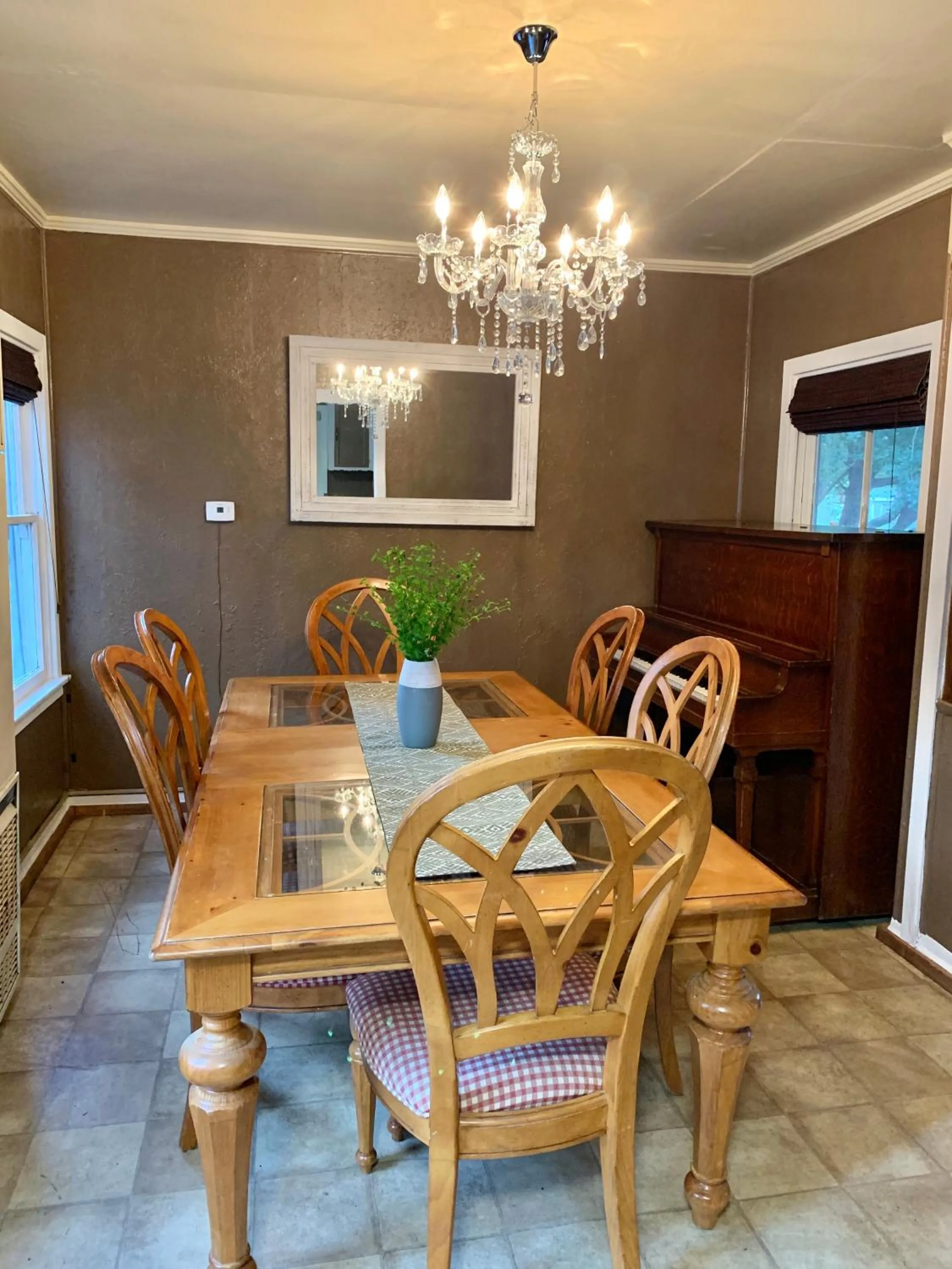 Dining area in Grey Squirrel Resort
