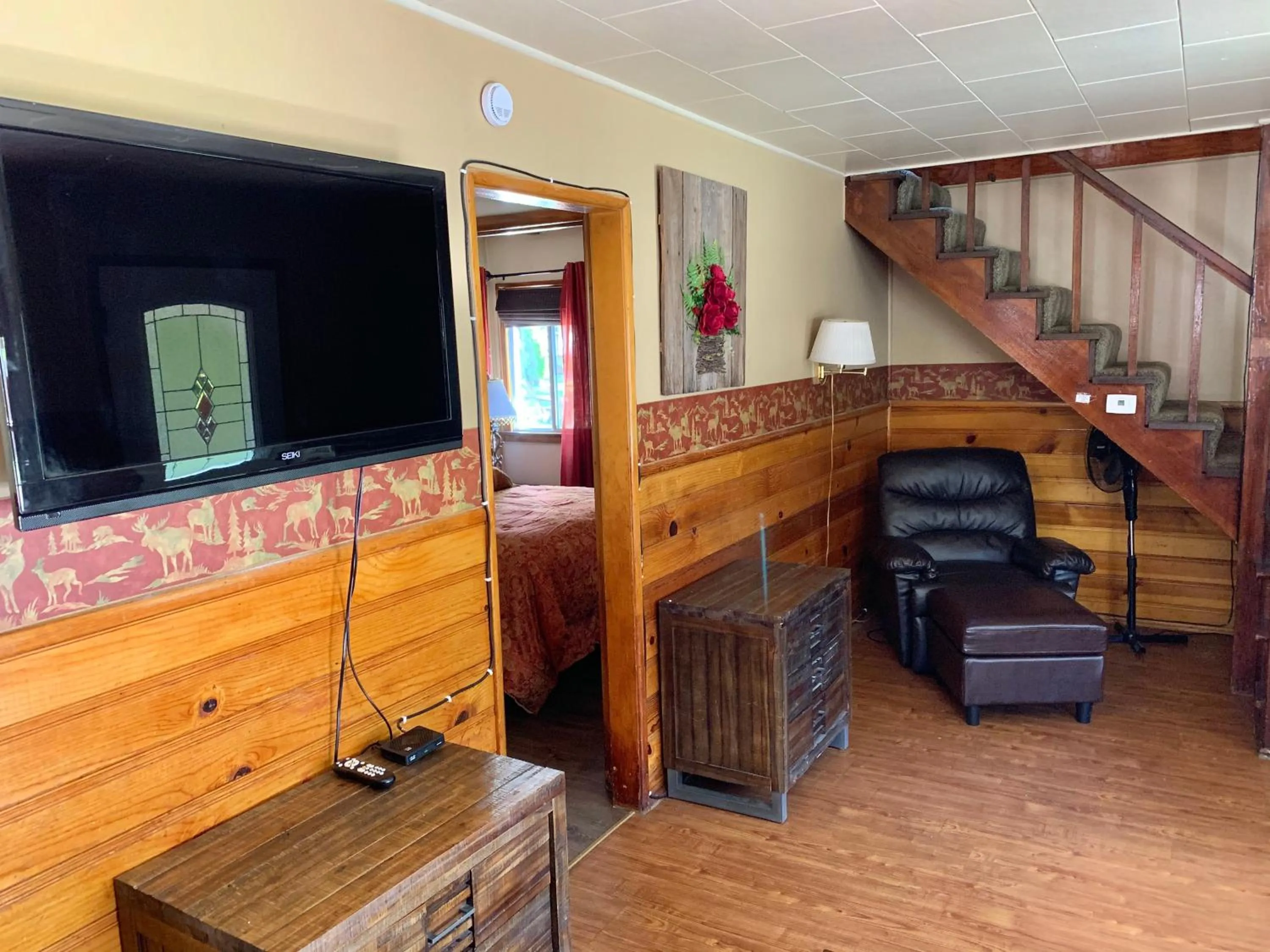 Living room in Grey Squirrel Resort