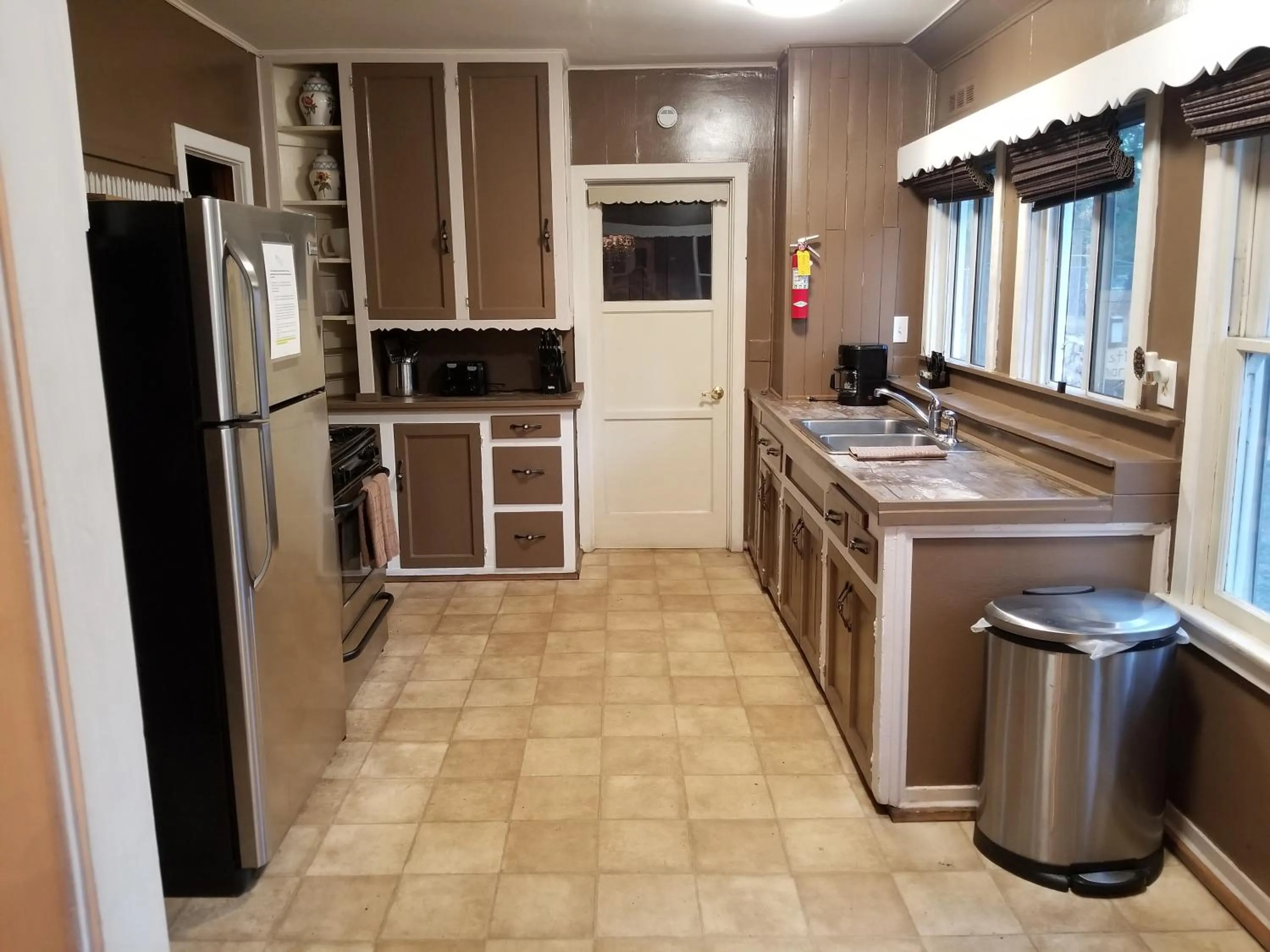 Kitchen or kitchenette in Grey Squirrel Resort