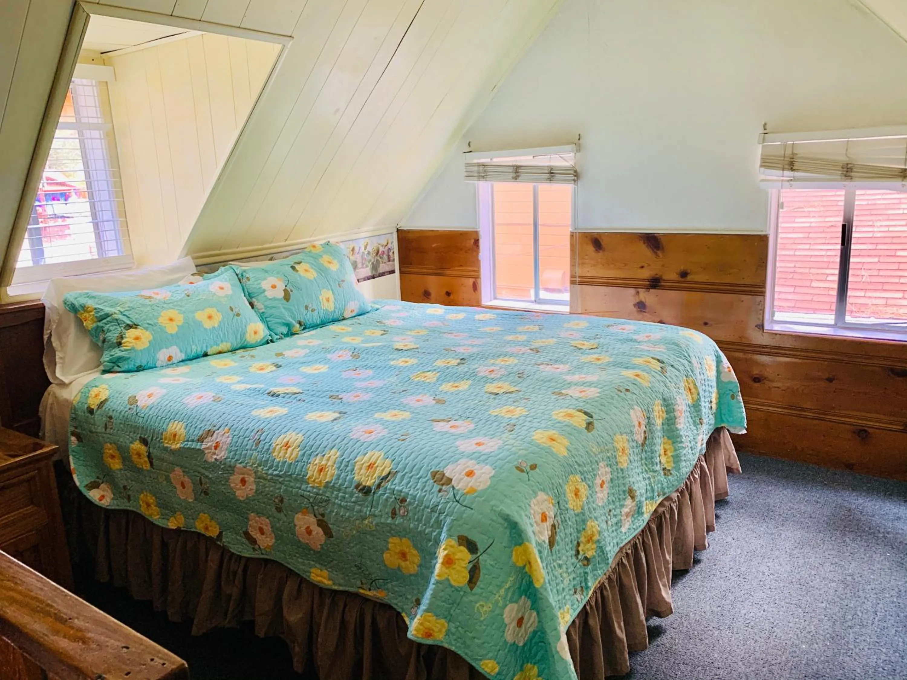 Bedroom, Bed in Grey Squirrel Resort