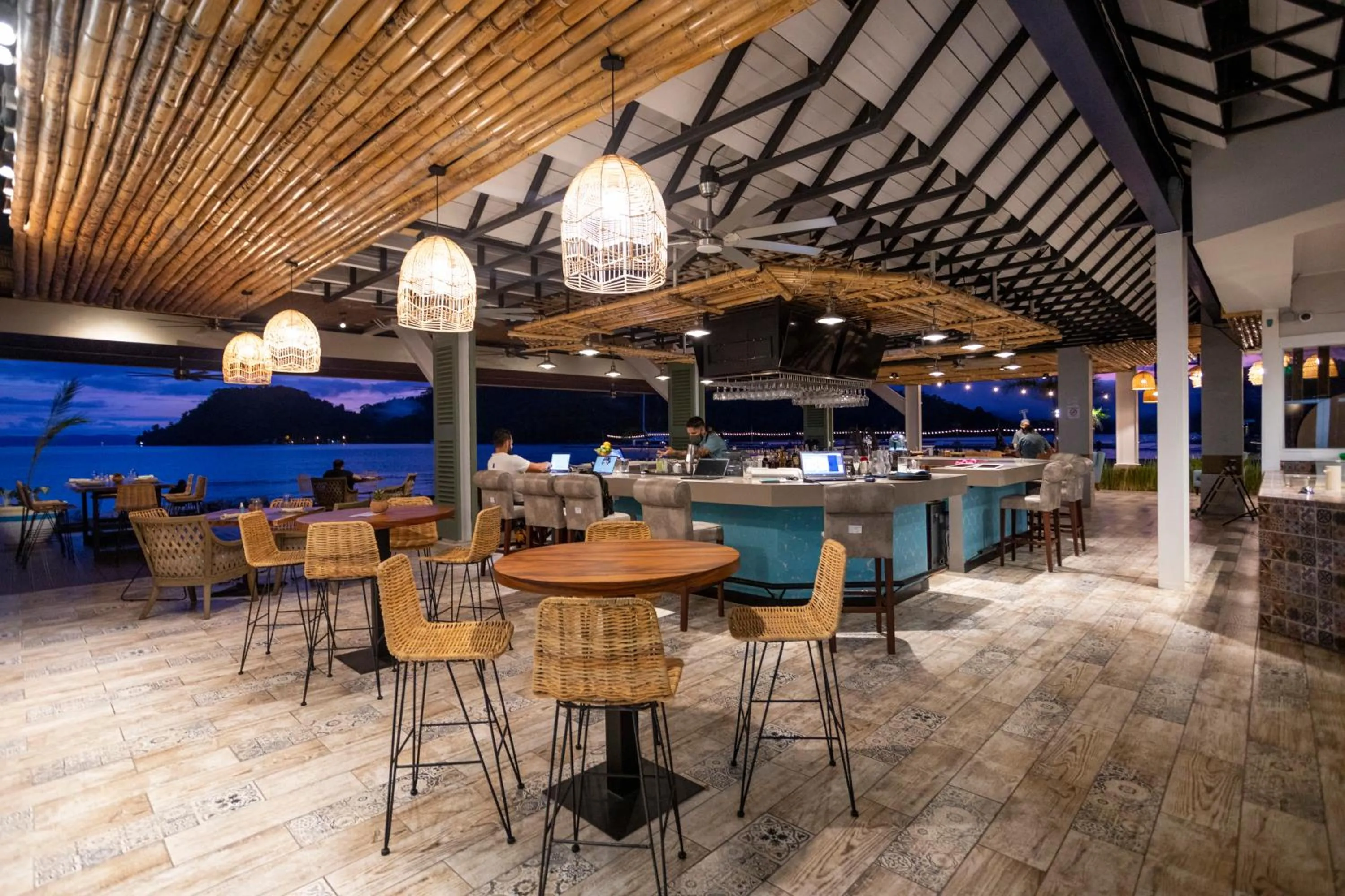 Restaurant/places to eat in Amaka Ocean Living Lodge